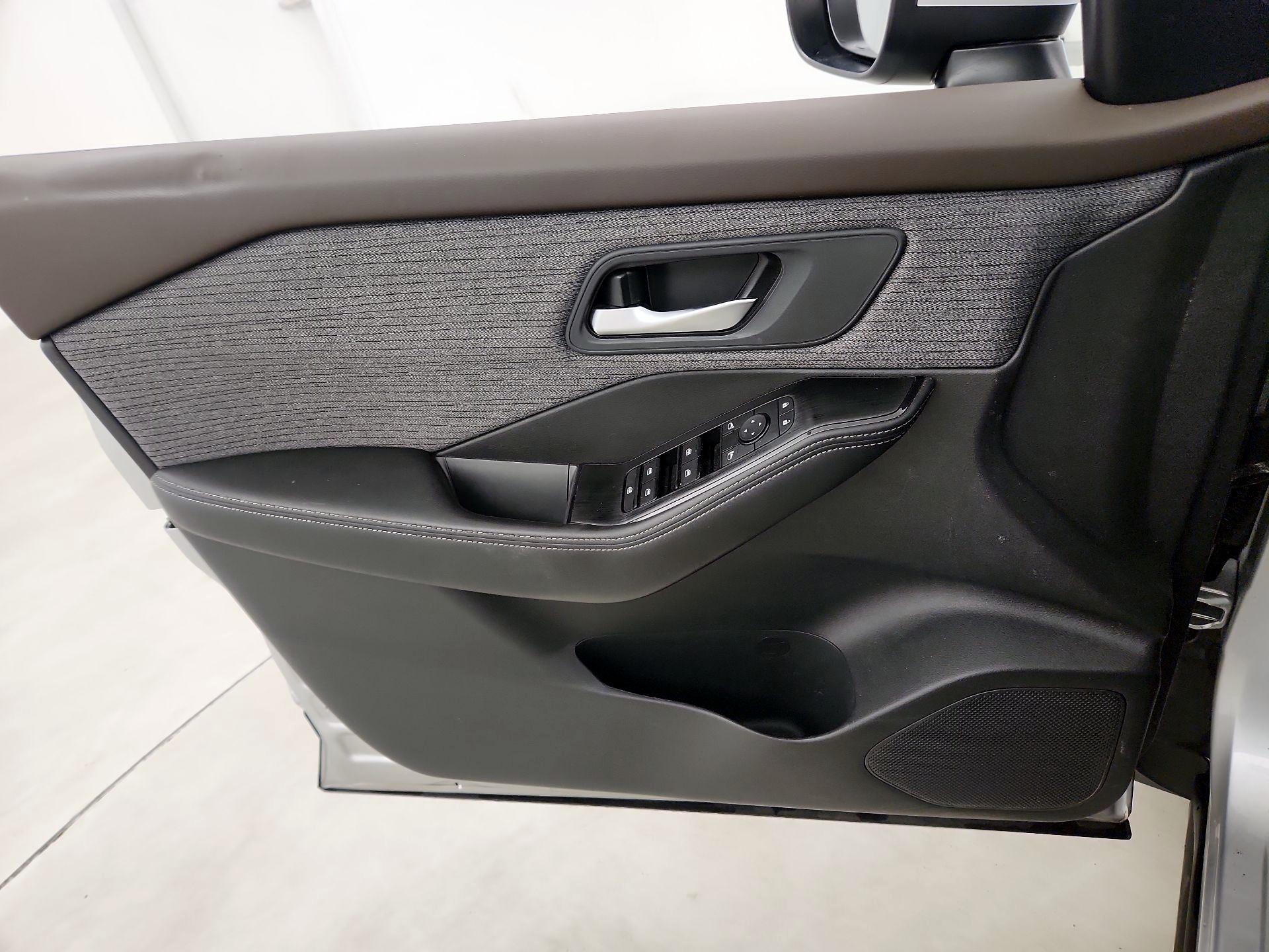 Thumbnail: 2023 Nissan Rogue - 12