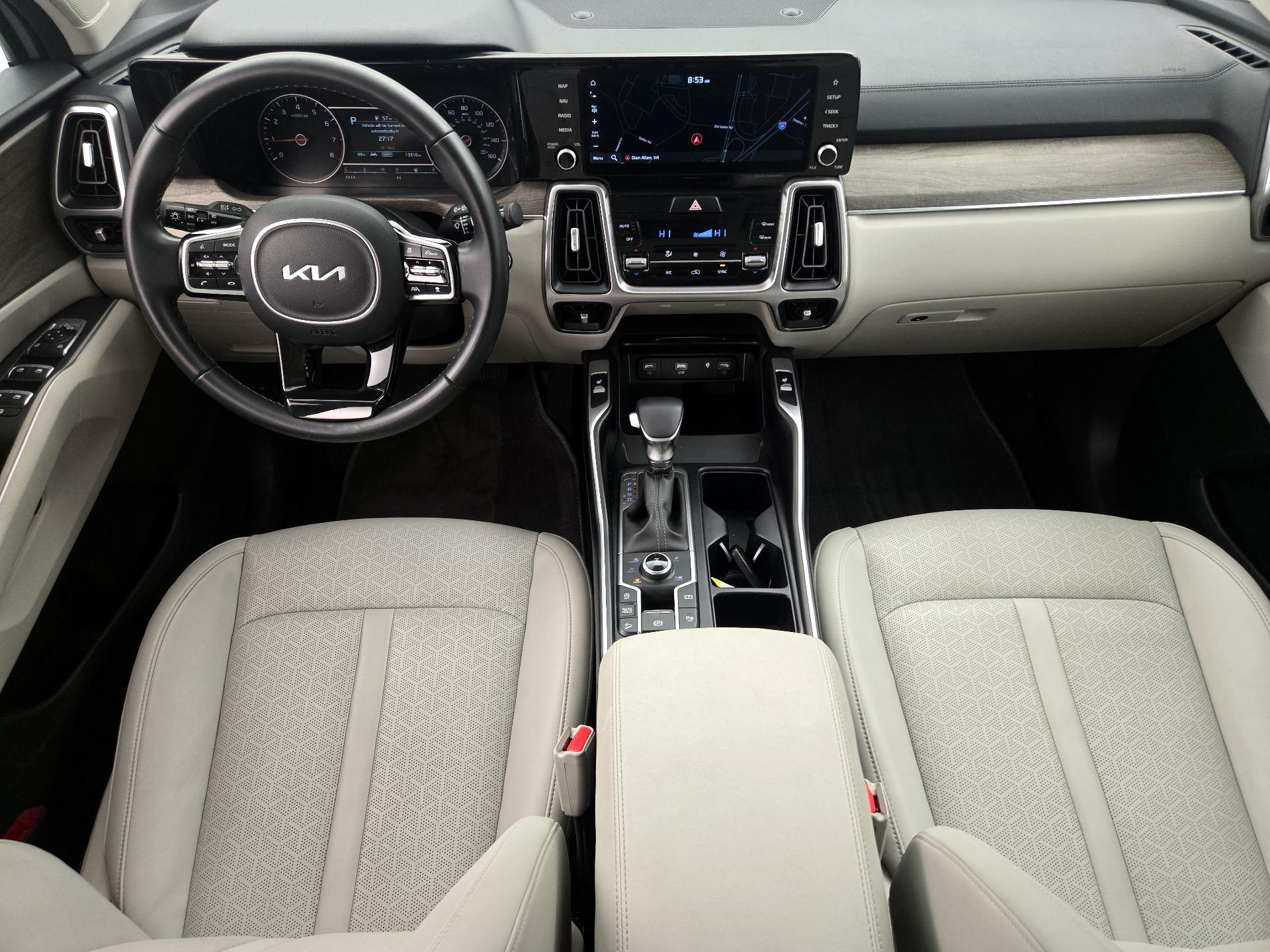 Thumbnail: 2023 Kia Sorento - 9