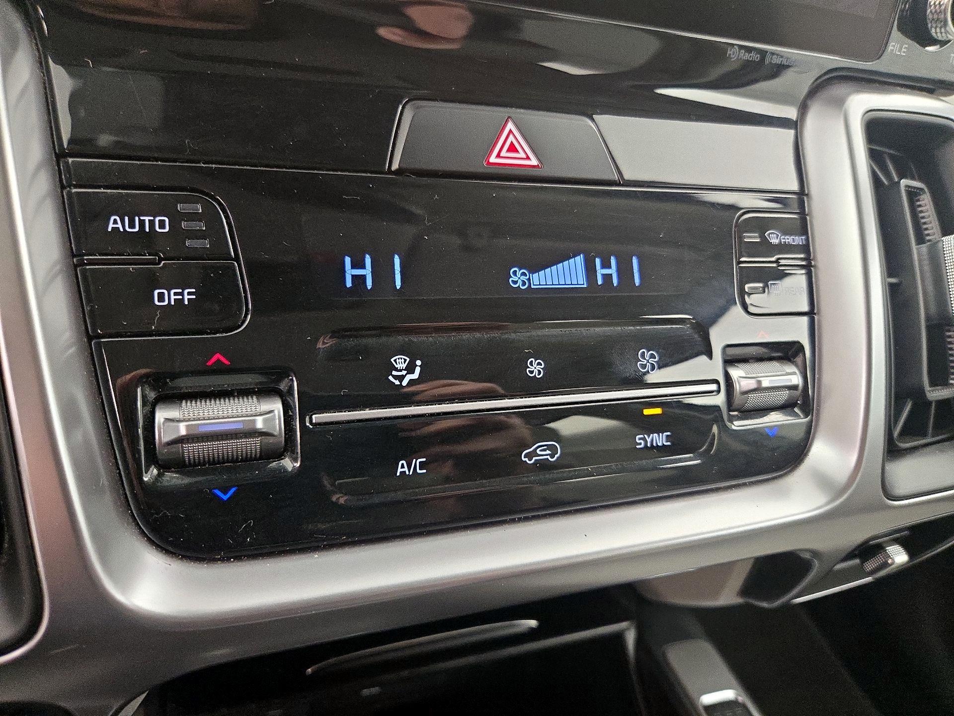 Thumbnail: 2023 Kia Sorento - 17