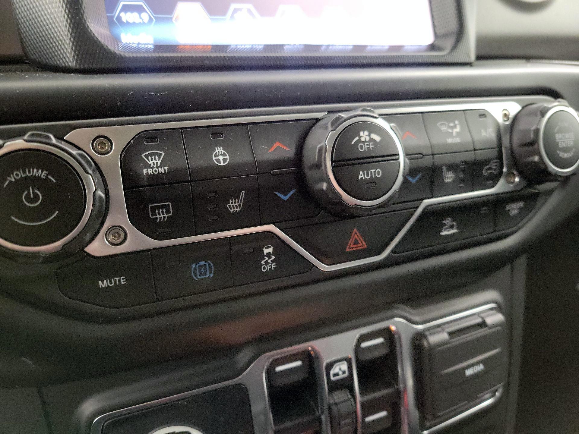 Thumbnail: 2023 Jeep Wrangler - 17