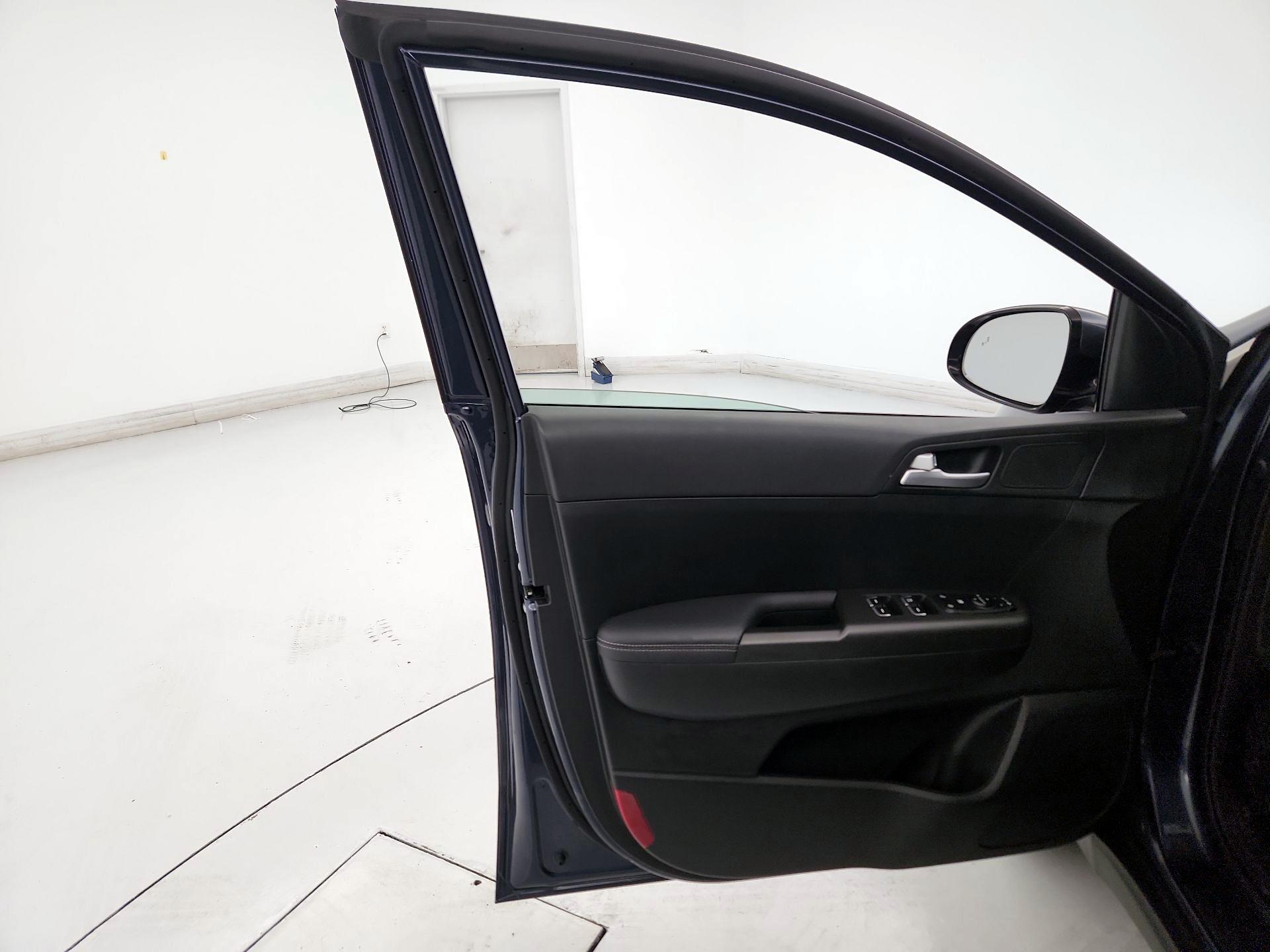 Thumbnail: 2022 Kia Sportage - 12