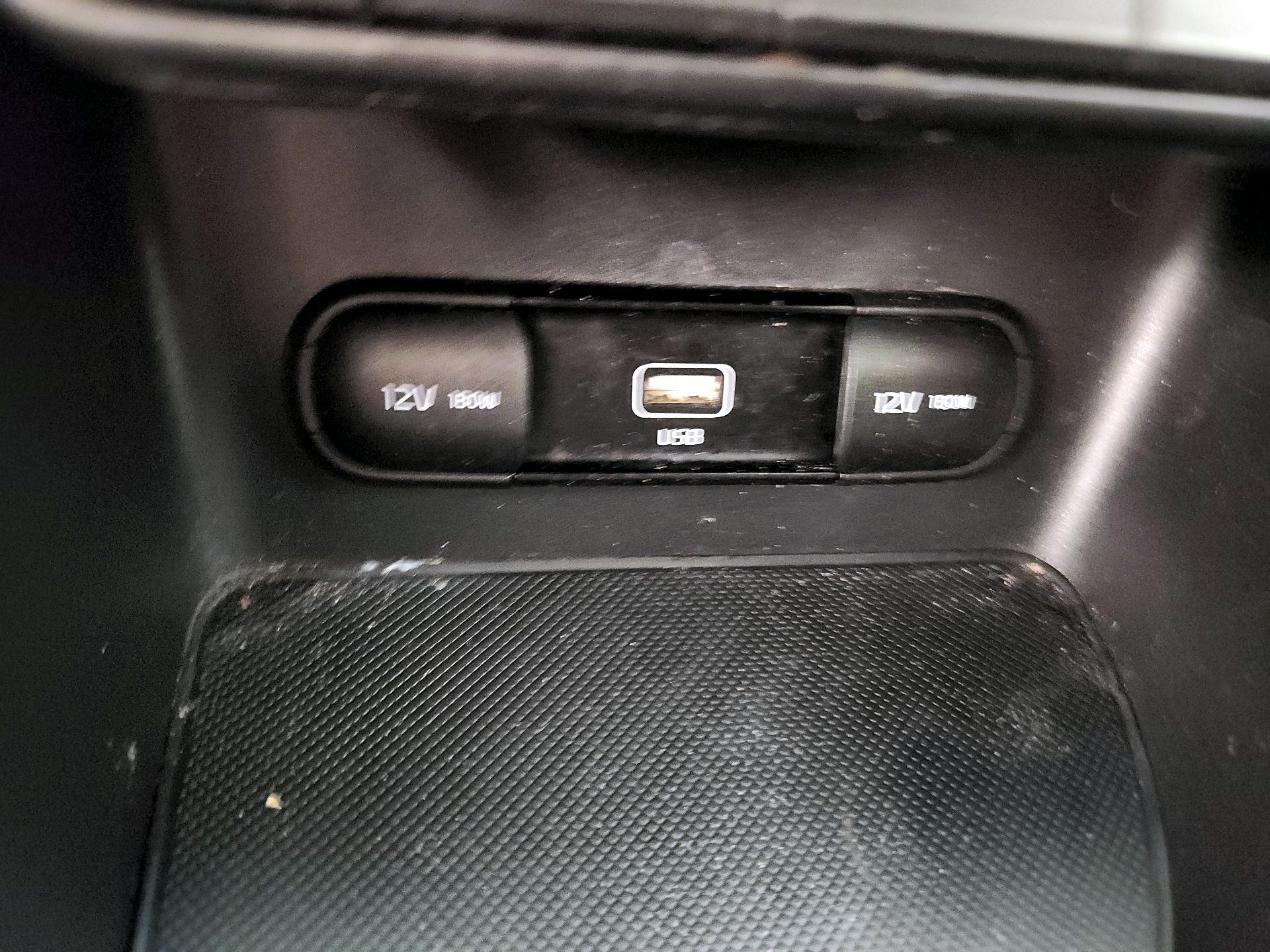 Thumbnail: 2022 Kia Sportage - 18