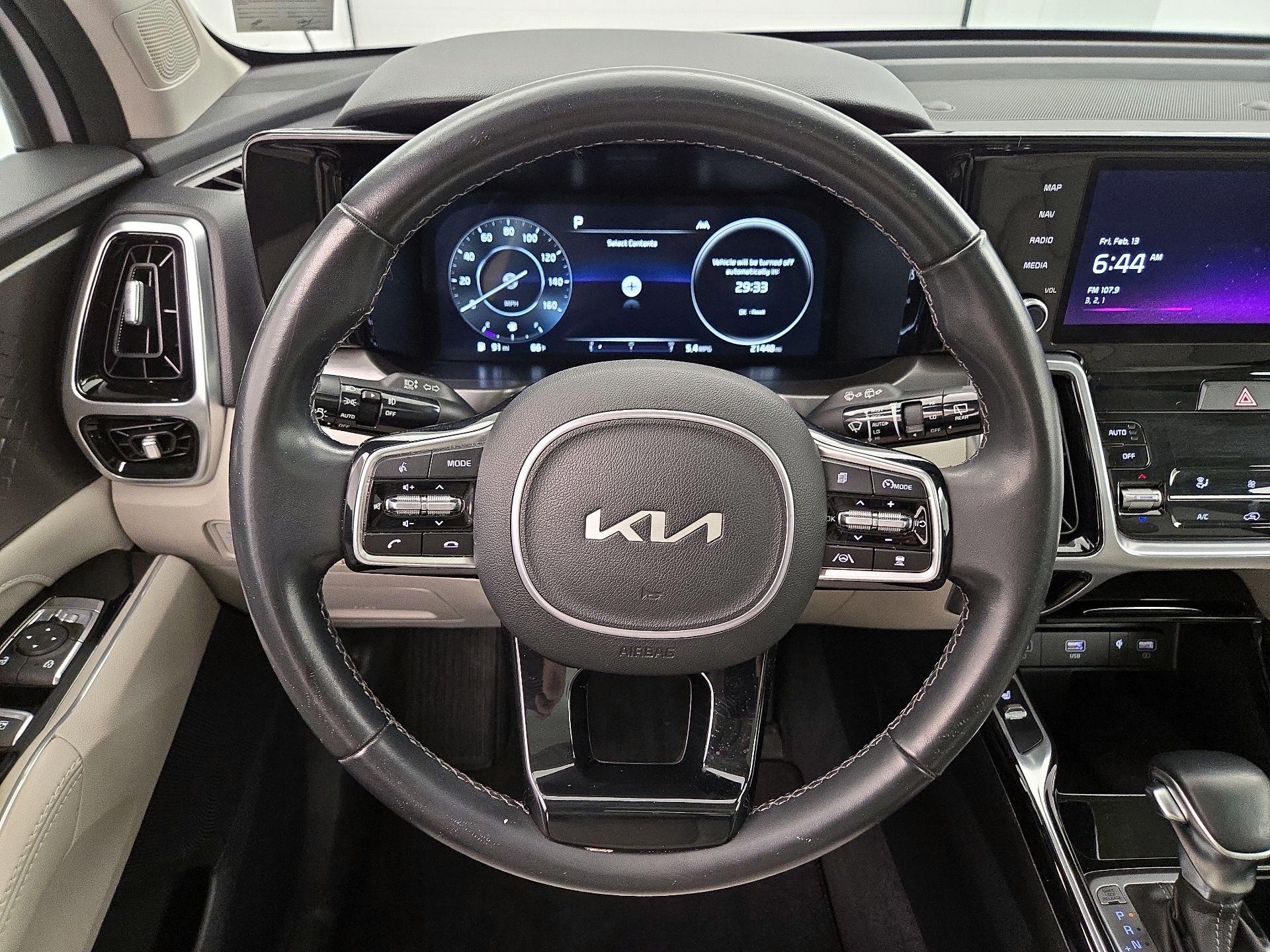 Thumbnail: 2023 Kia Sorento - 10