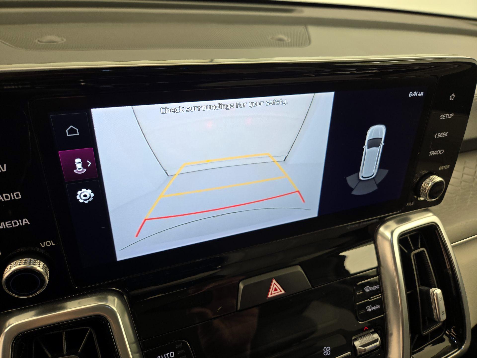 Thumbnail: 2023 Kia Sorento - 15