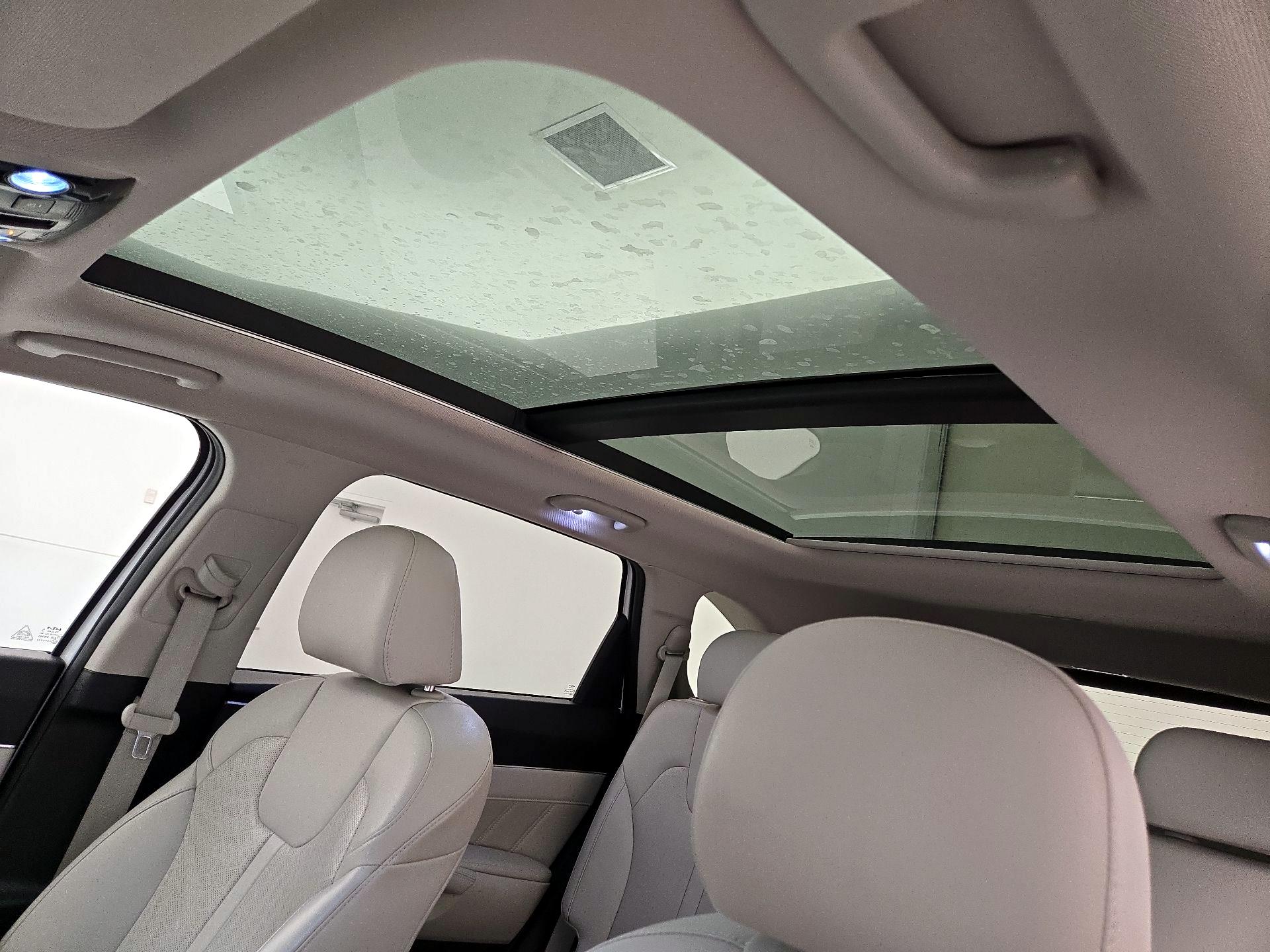 Thumbnail: 2023 Kia Sorento - 20