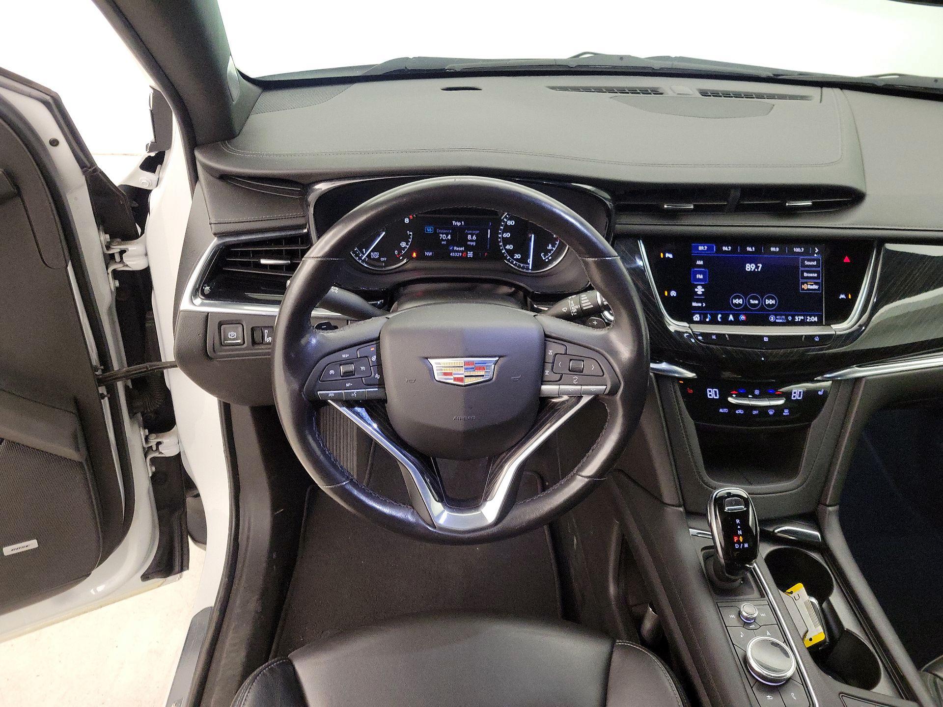 Thumbnail: 2021 Cadillac XT6 - 10