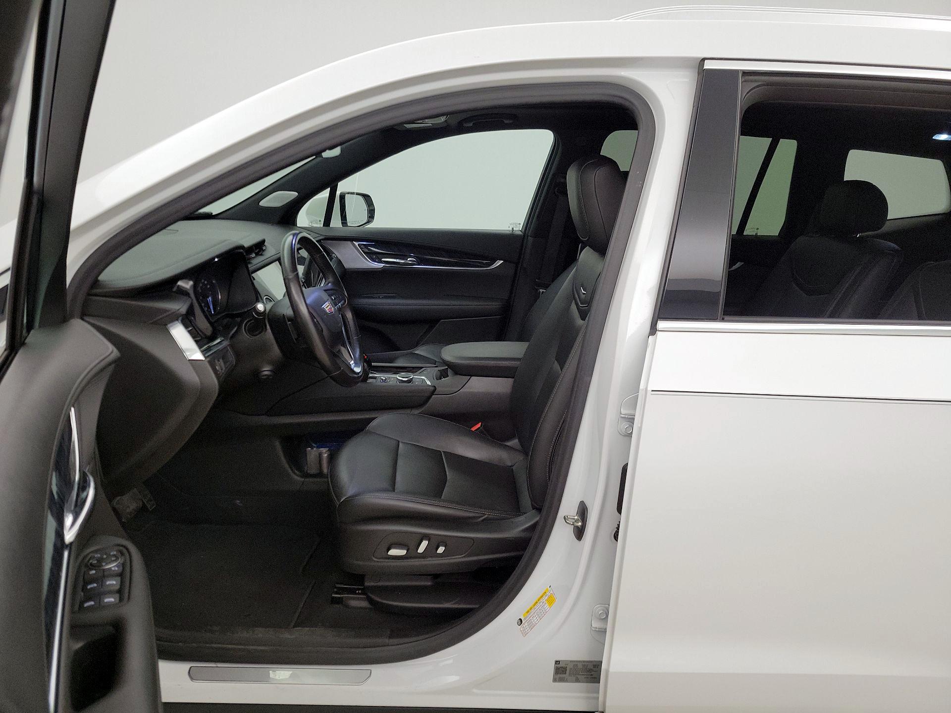 Thumbnail: 2021 Cadillac XT6 - 11