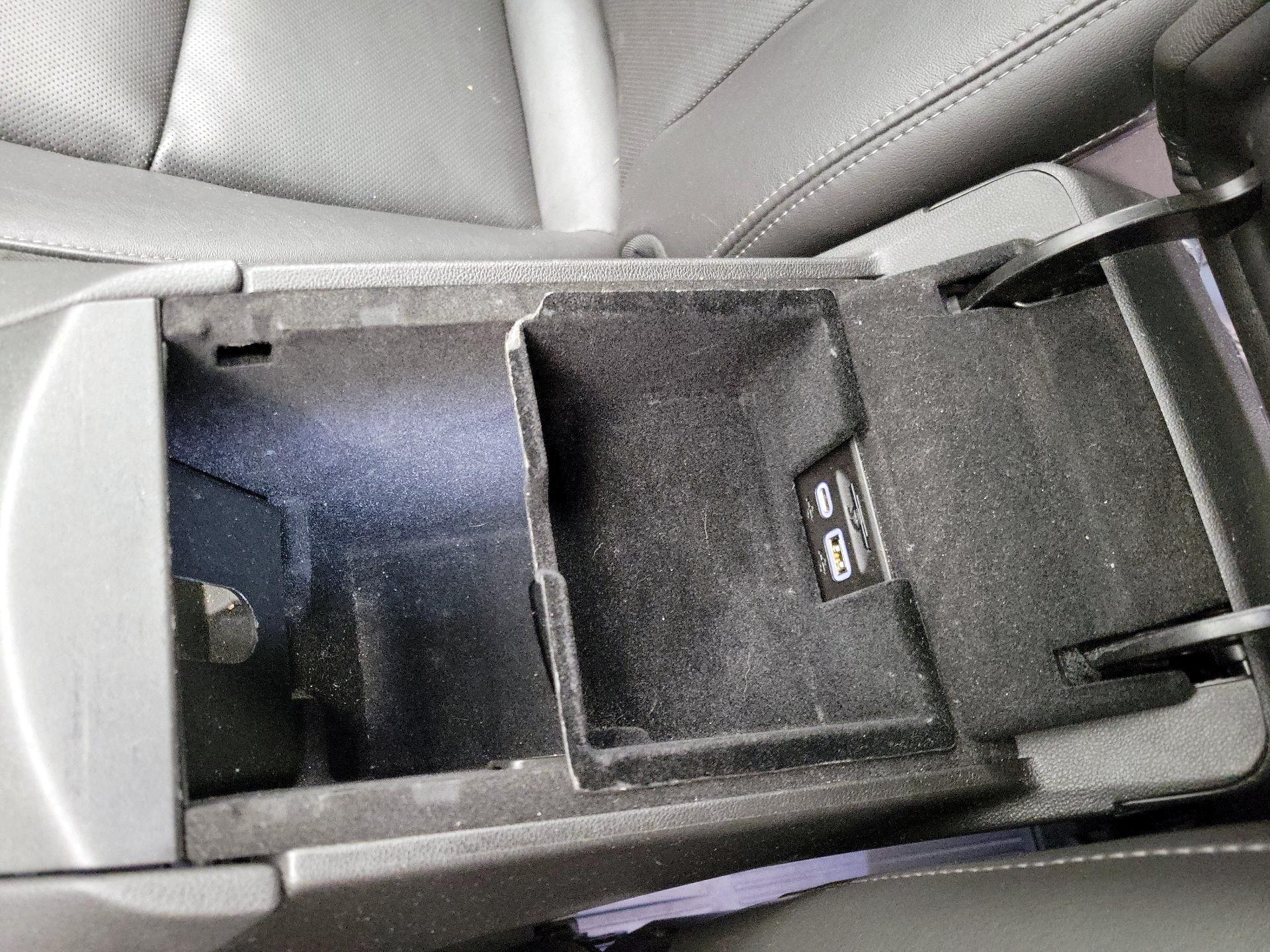 Thumbnail: 2021 Cadillac XT6 - 17