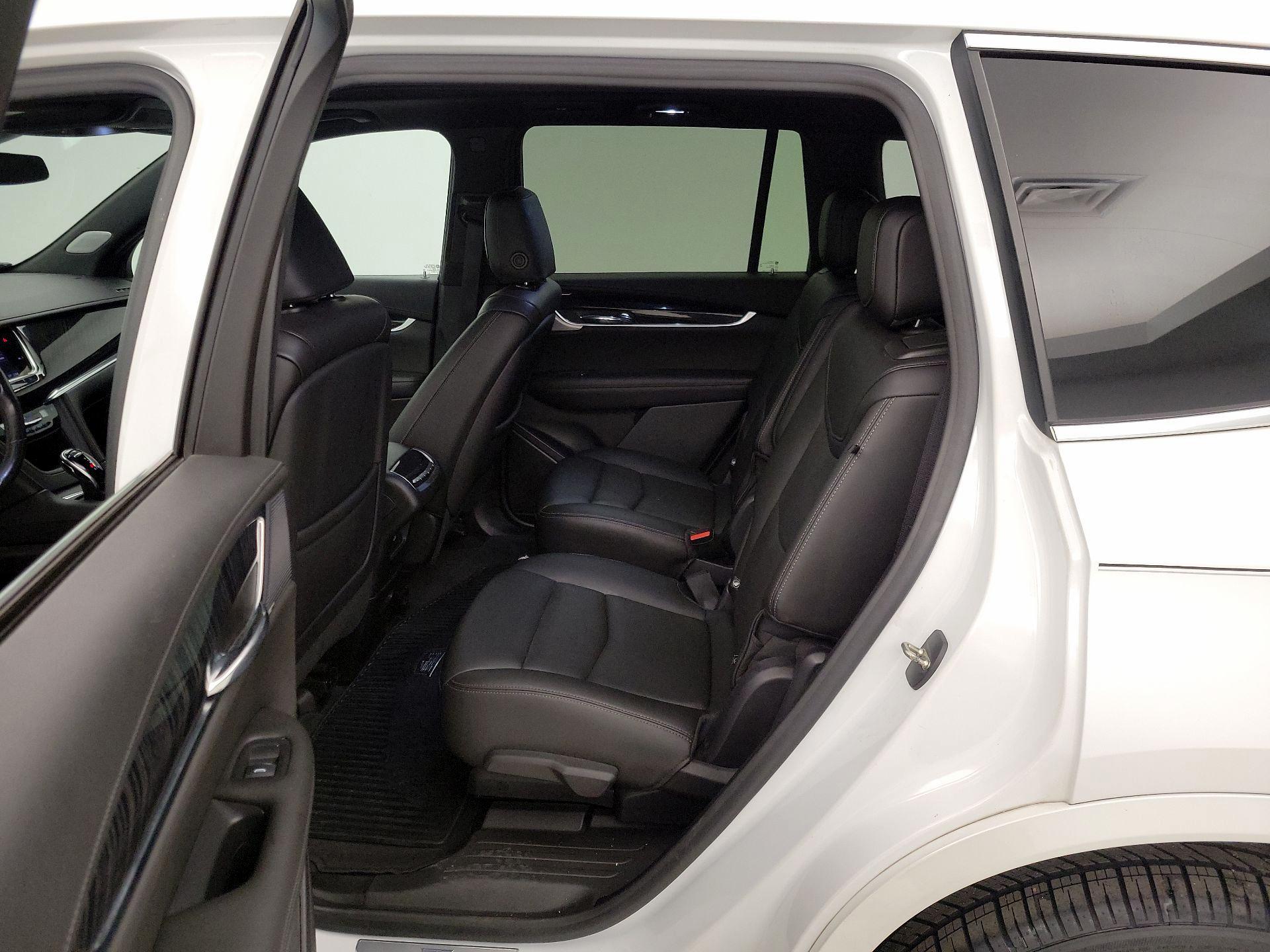 Thumbnail: 2021 Cadillac XT6 - 18