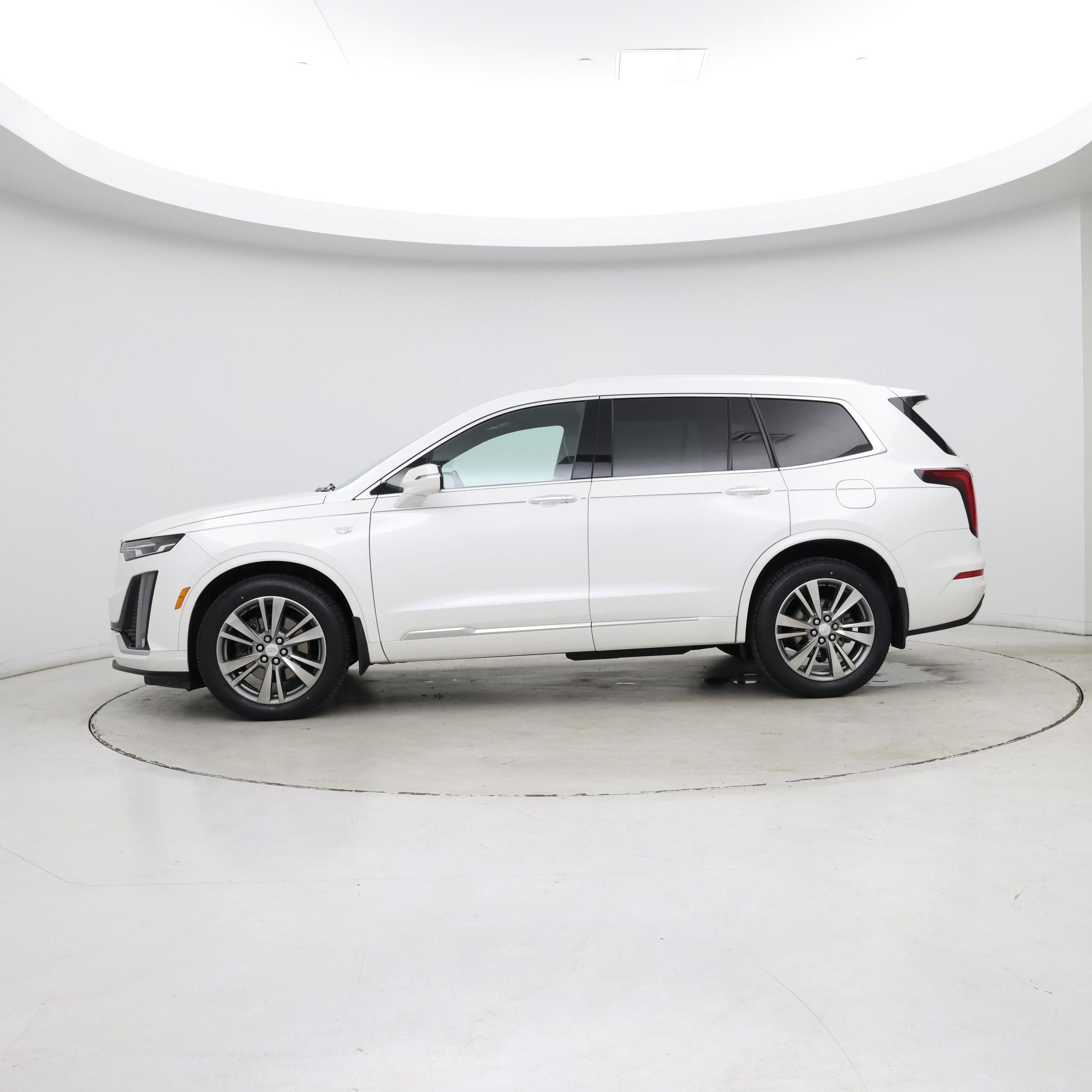 Thumbnail: 2021 Cadillac XT6 - 3