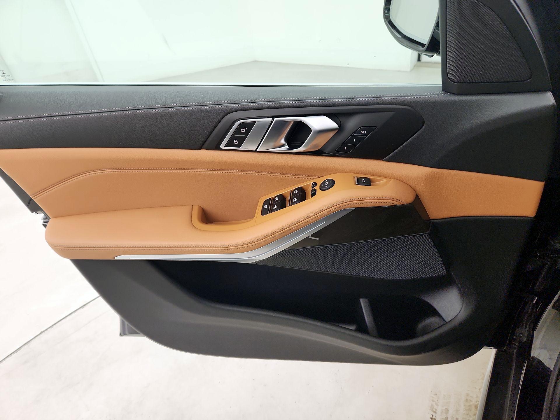 Thumbnail: 2022 BMW X5 - 12