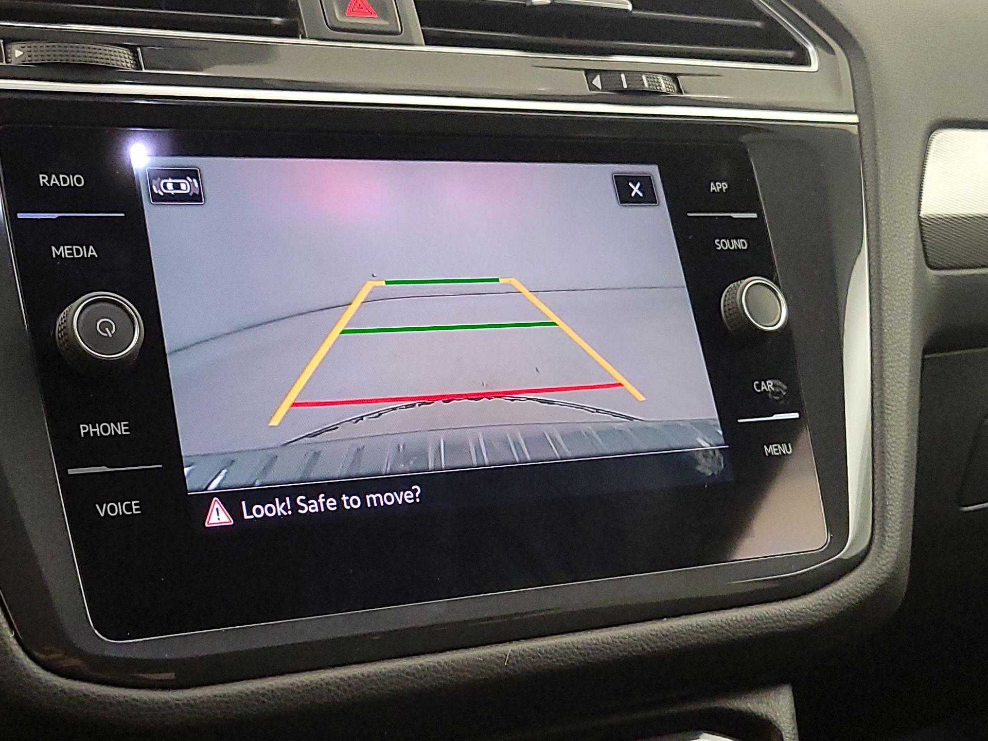 Thumbnail: 2022 Volkswagen Tiguan - 14