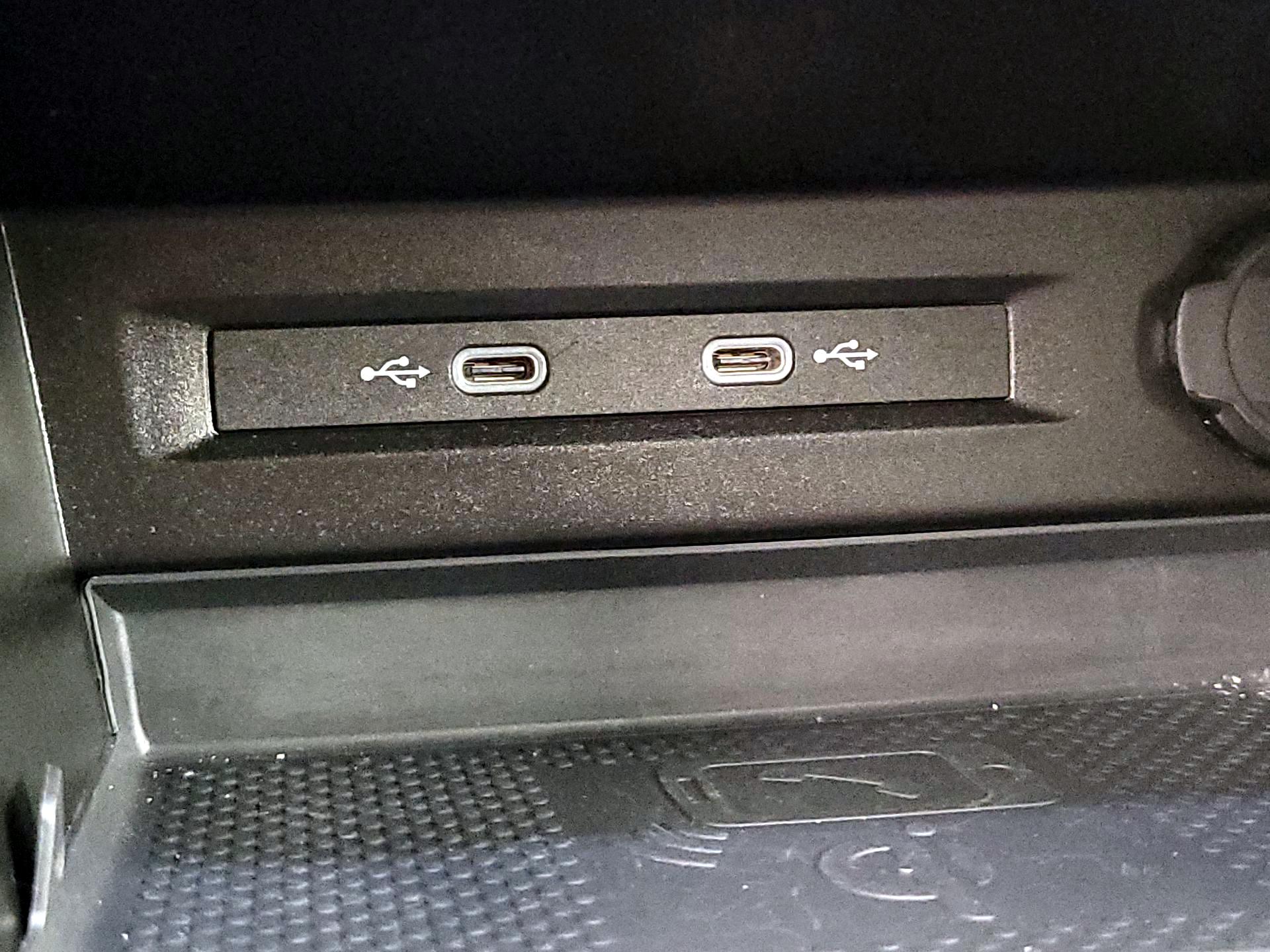 Thumbnail: 2022 Volkswagen Tiguan - 18