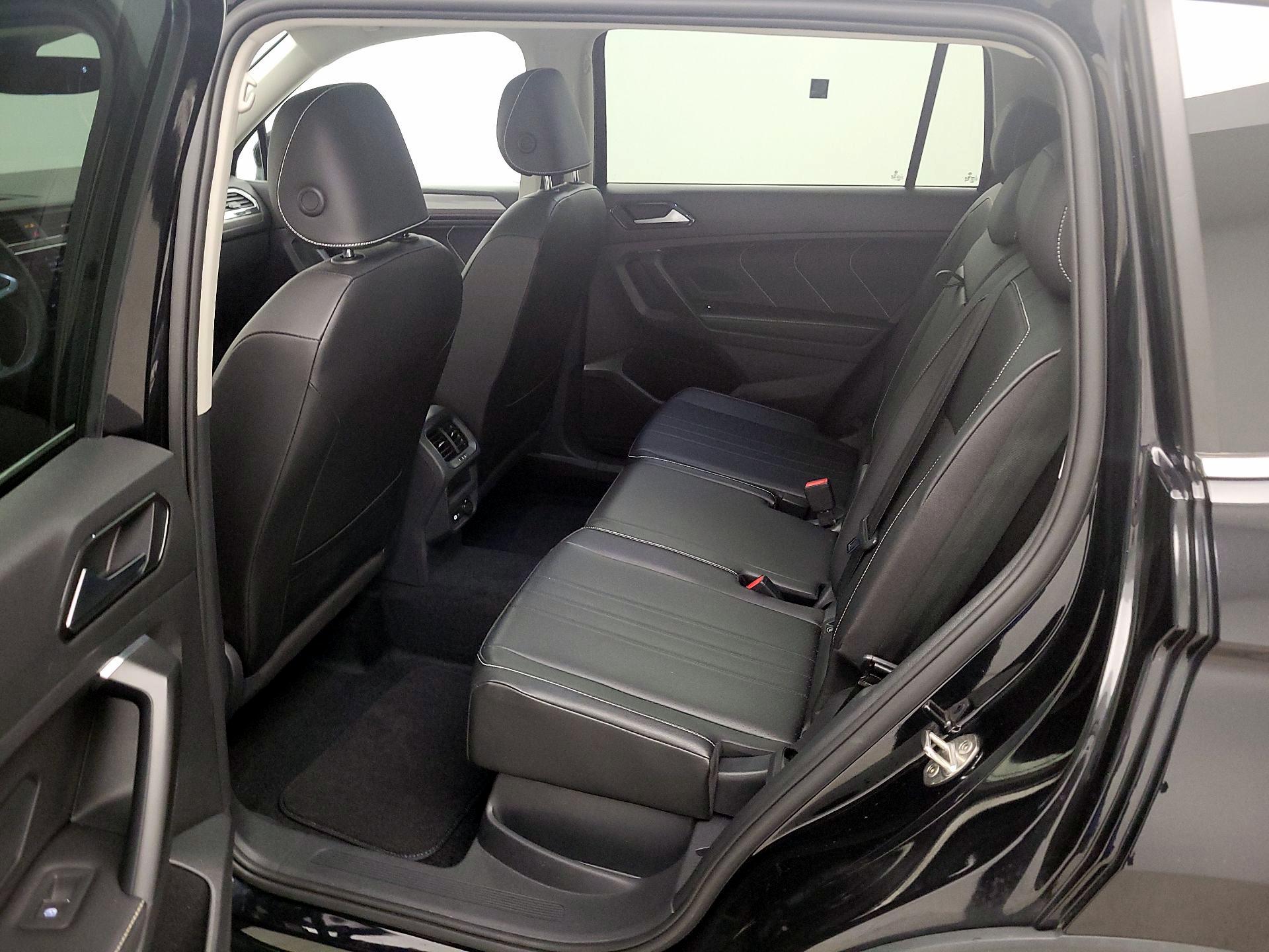 Thumbnail: 2022 Volkswagen Tiguan - 20