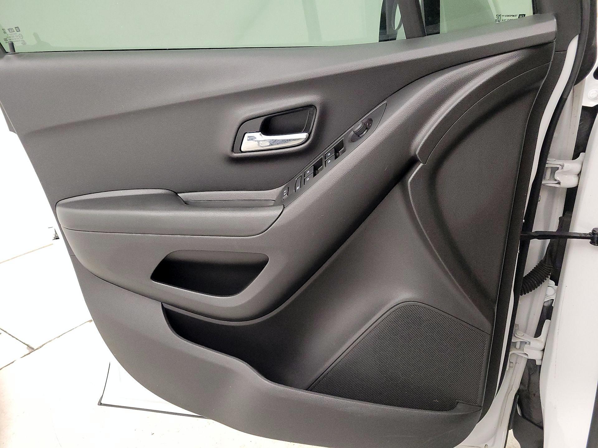 Thumbnail: 2021 Chevrolet Trax - 12