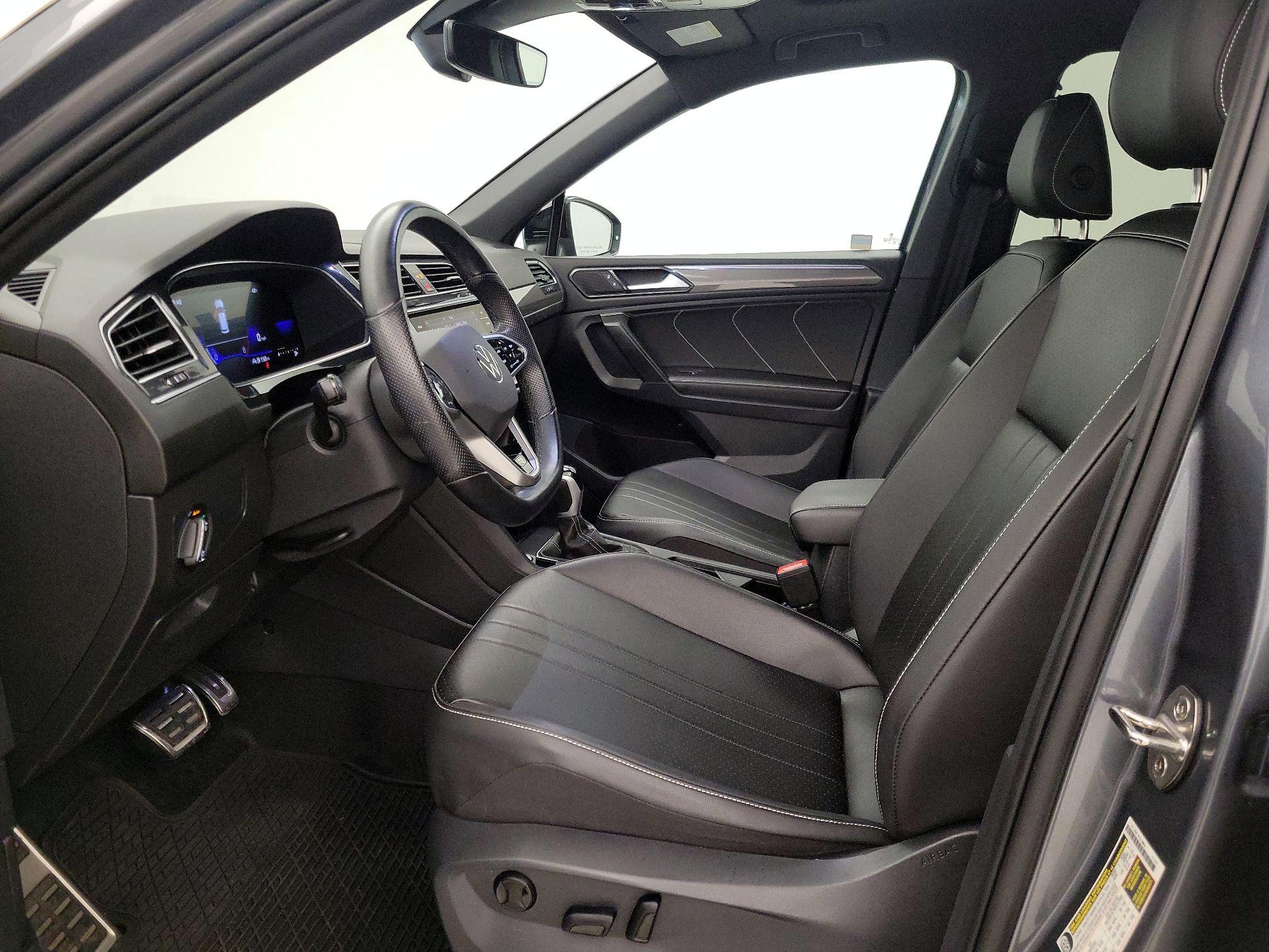 Thumbnail: 2023 Volkswagen Tiguan - 11