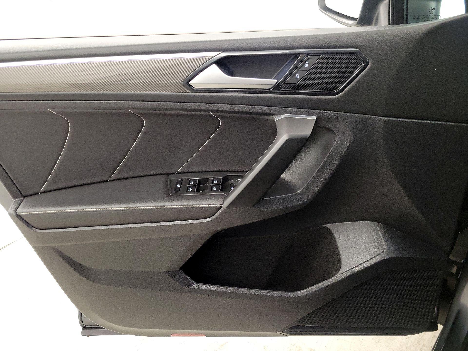 Thumbnail: 2023 Volkswagen Tiguan - 12