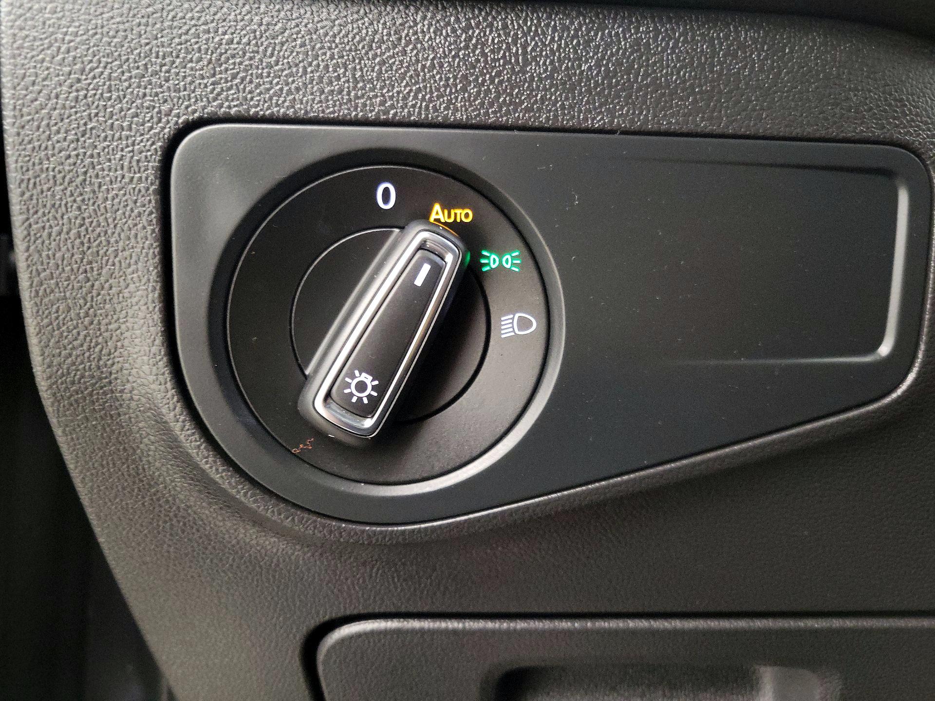 Thumbnail: 2023 Volkswagen Tiguan - 13