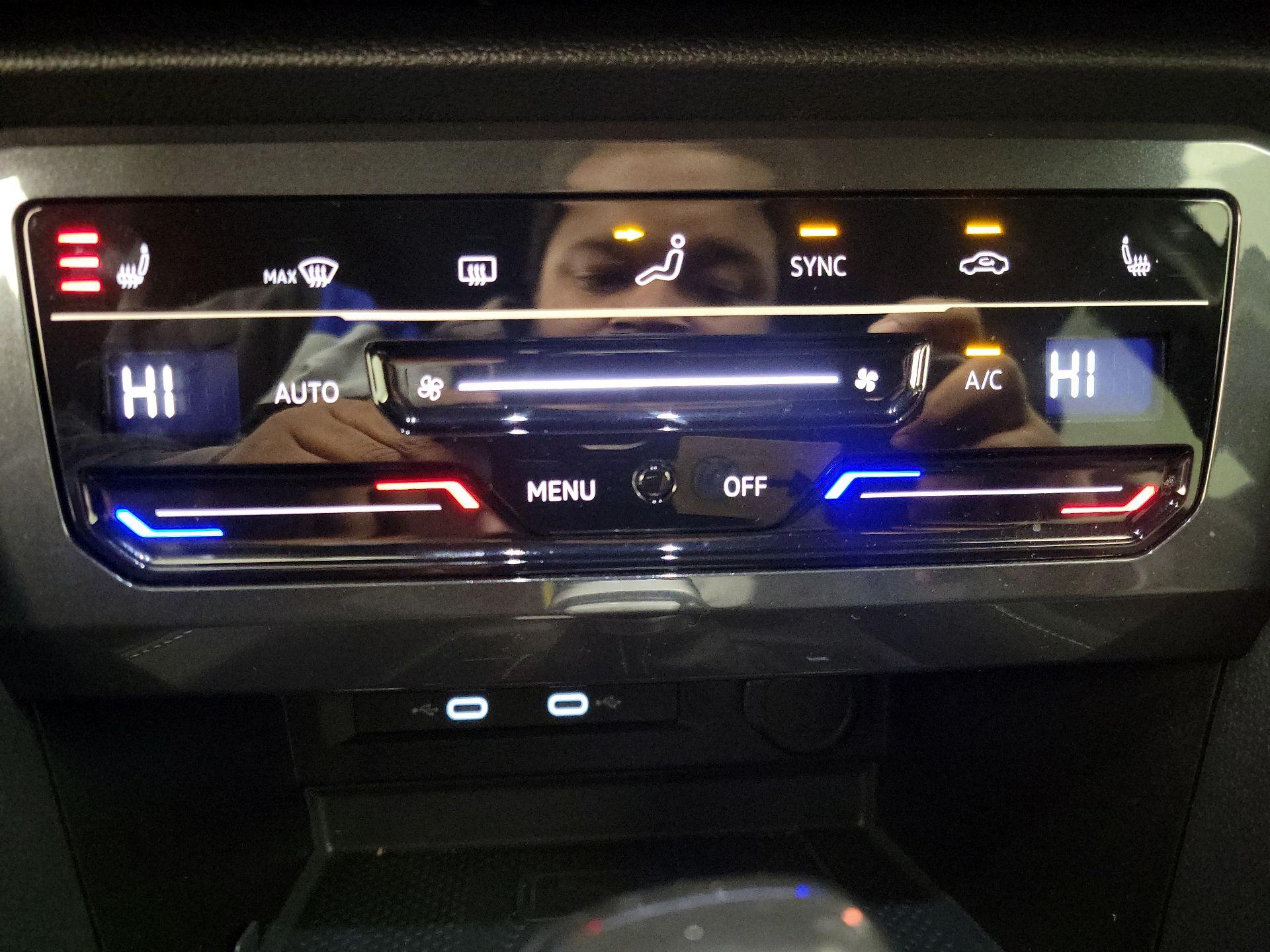 Thumbnail: 2023 Volkswagen Tiguan - 16