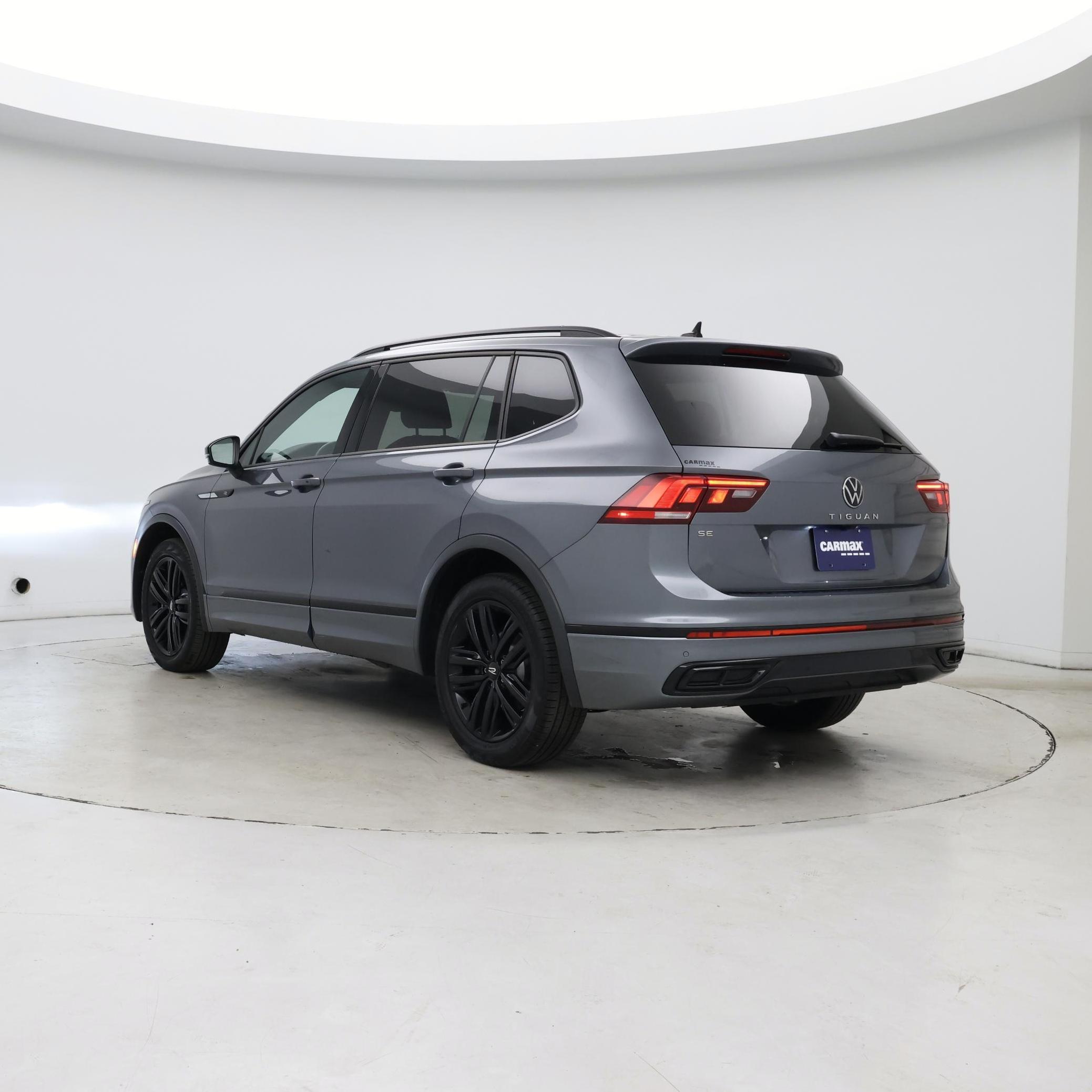 Thumbnail: 2023 Volkswagen Tiguan - 2