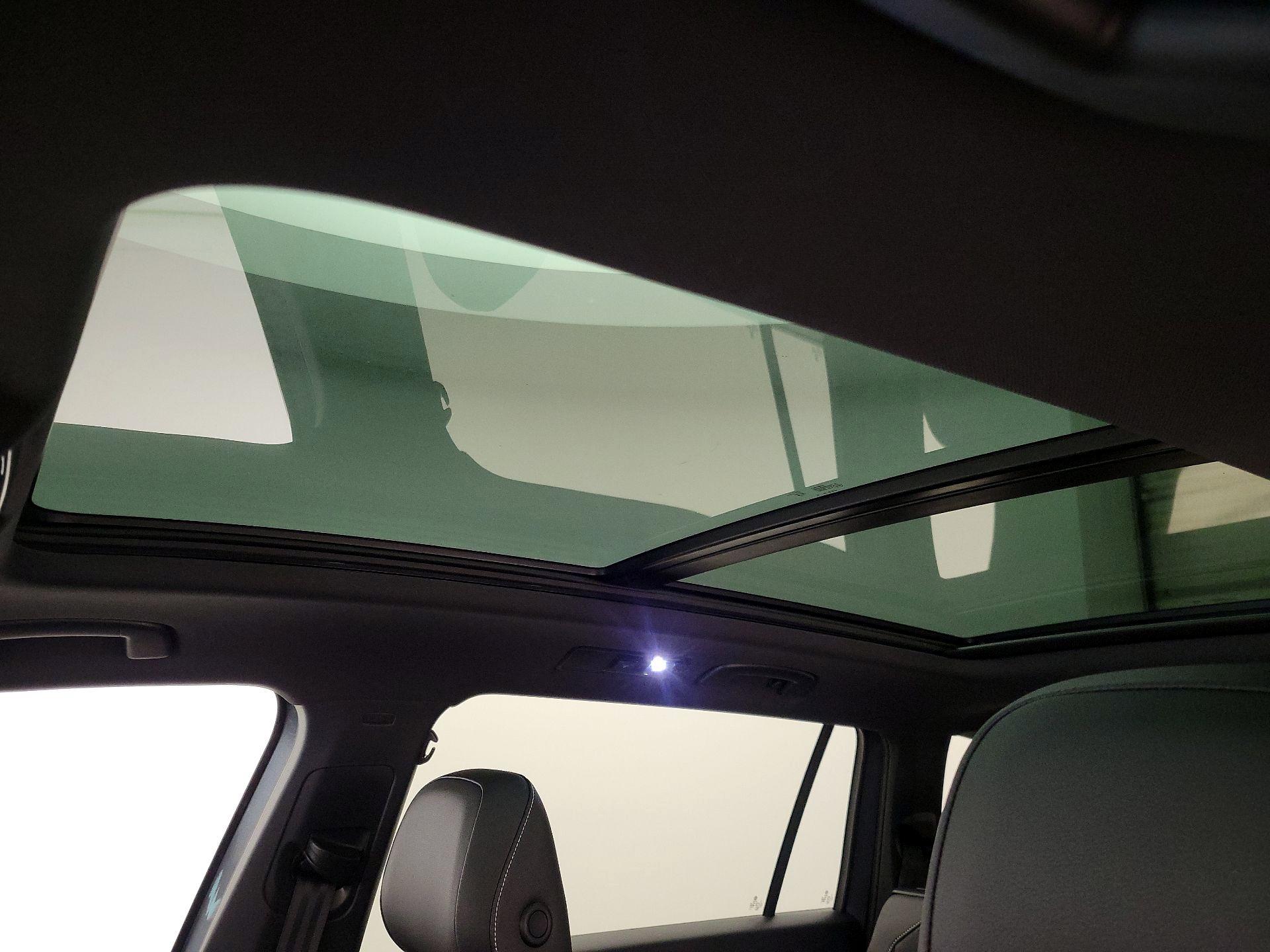 Thumbnail: 2023 Volkswagen Tiguan - 19