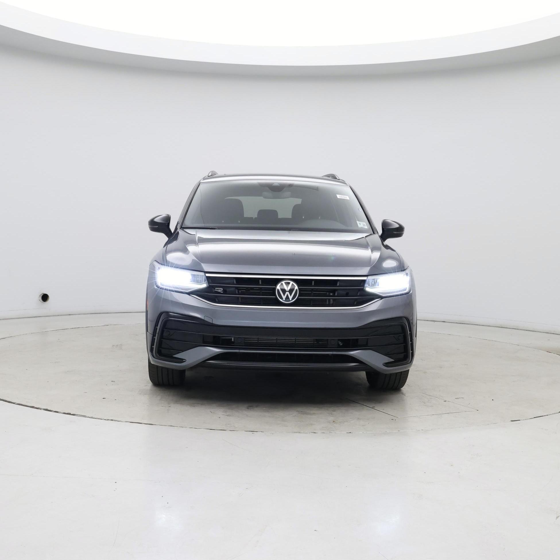 Thumbnail: 2023 Volkswagen Tiguan - 5