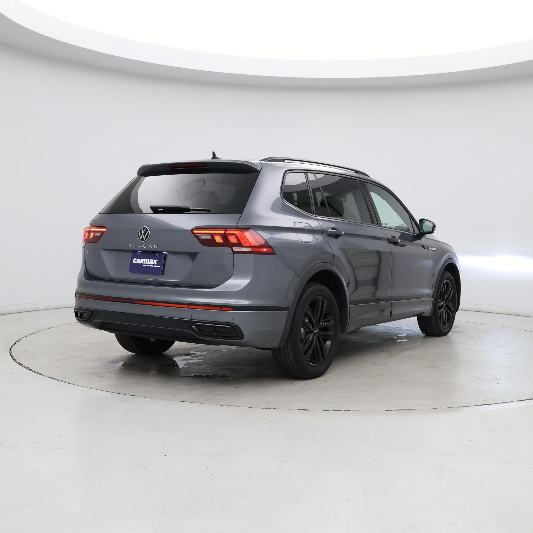 Thumbnail: 2023 Volkswagen Tiguan - 8