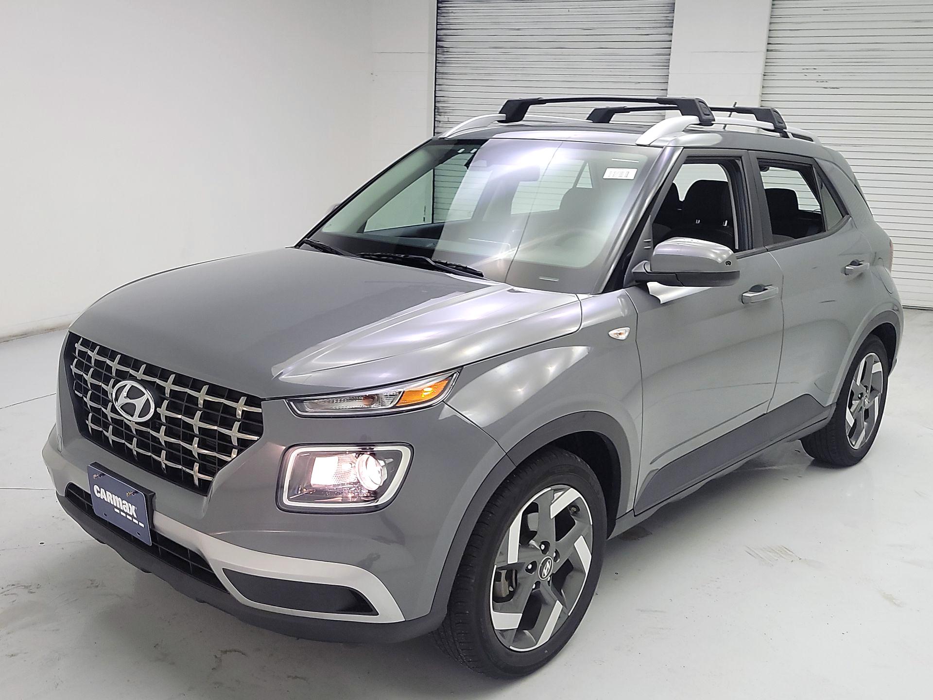 Thumbnail: 2023 Hyundai Venue - 3