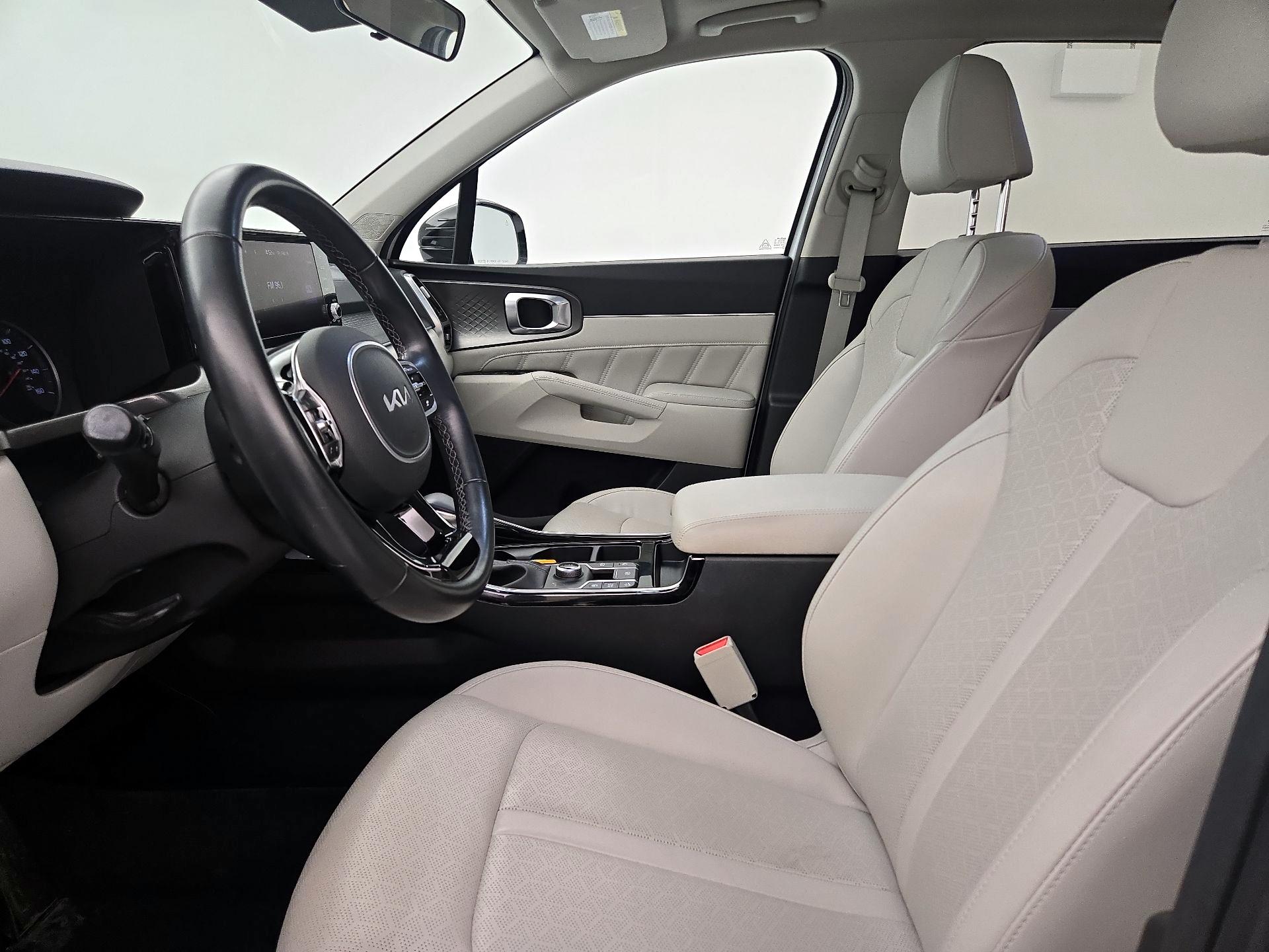 Thumbnail: 2022 Kia Sorento - 11