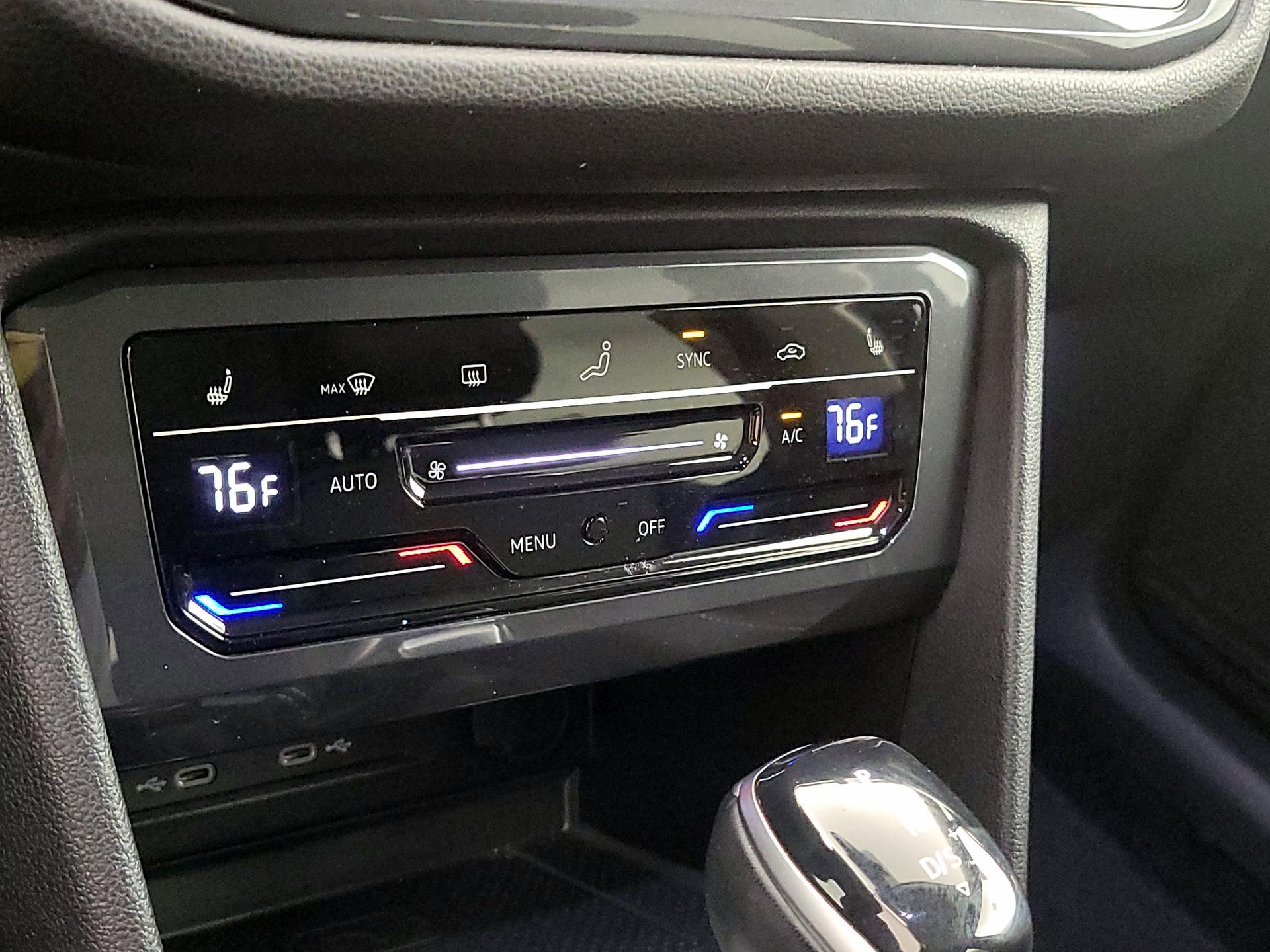 Thumbnail: 2022 Volkswagen Tiguan - 16