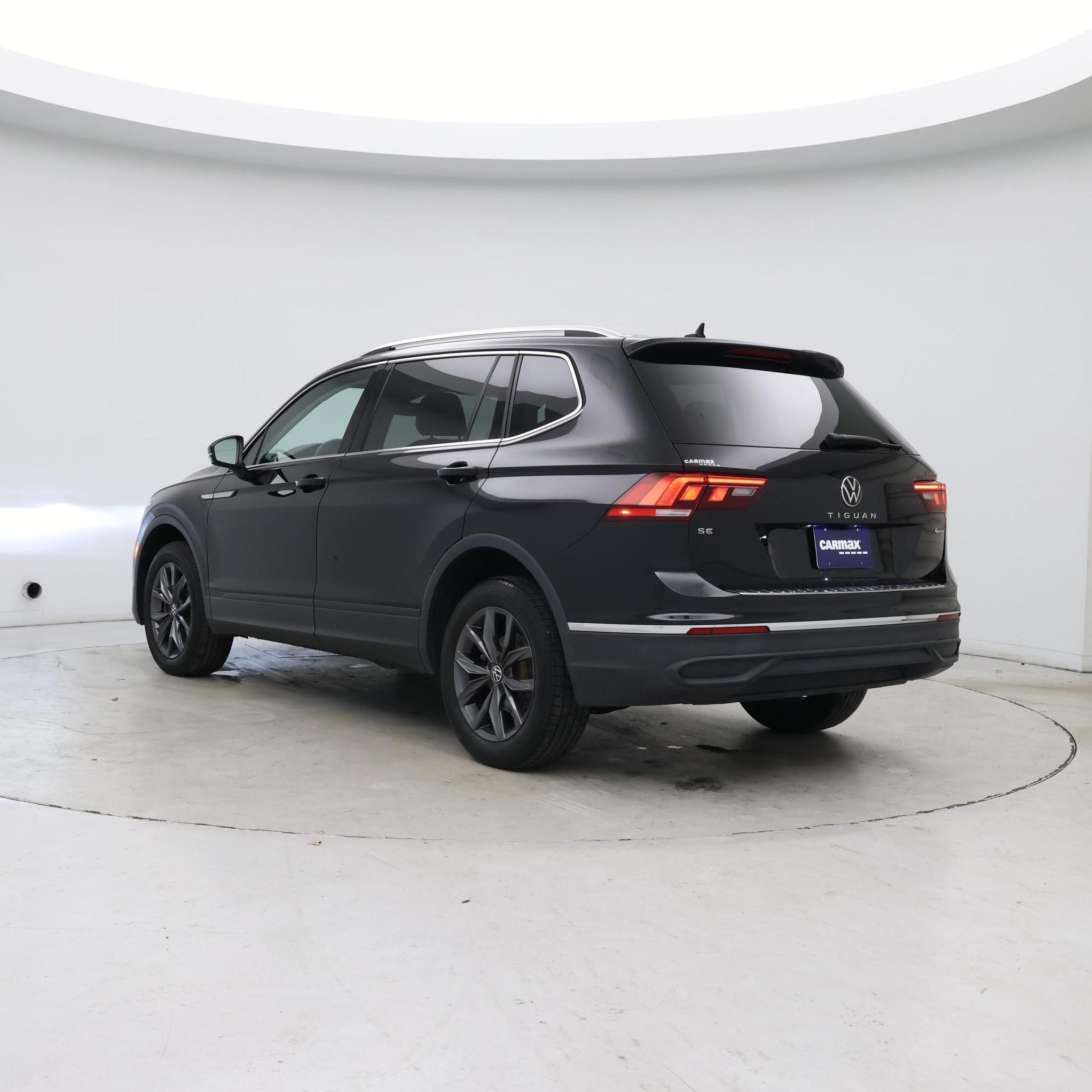 Thumbnail: 2022 Volkswagen Tiguan - 2