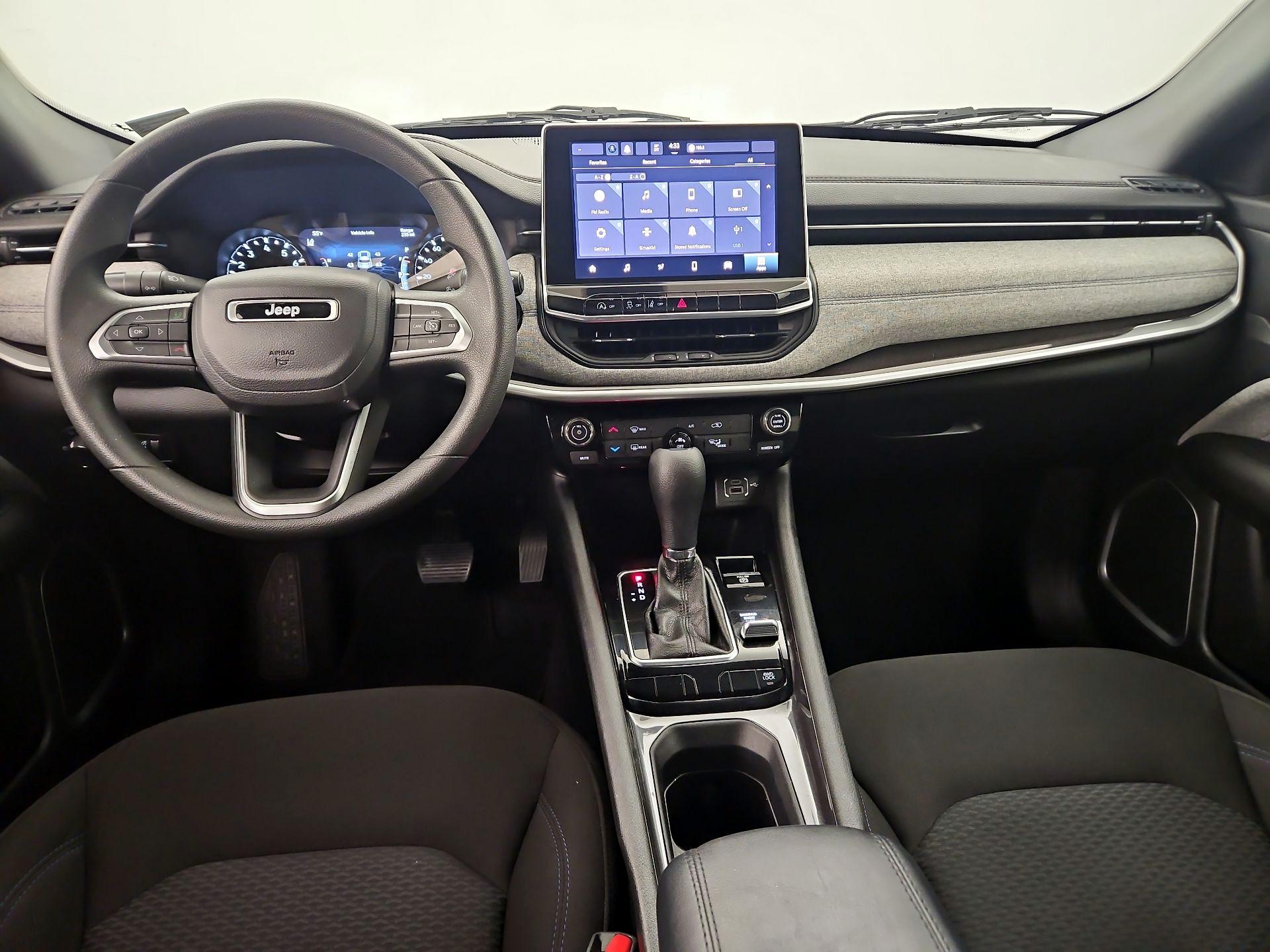 Thumbnail: 2023 Jeep Compass - 9