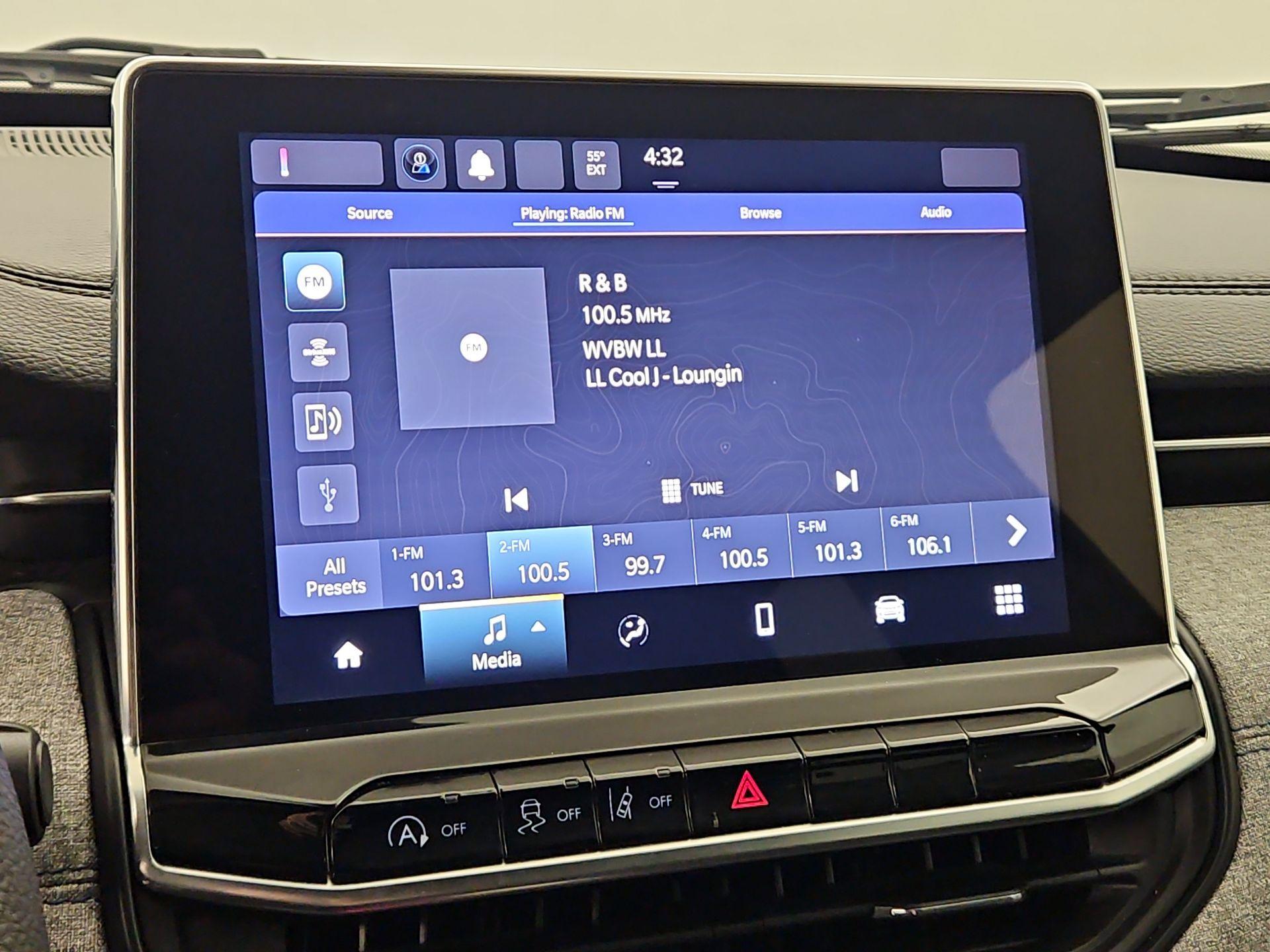 Thumbnail: 2023 Jeep Compass - 15