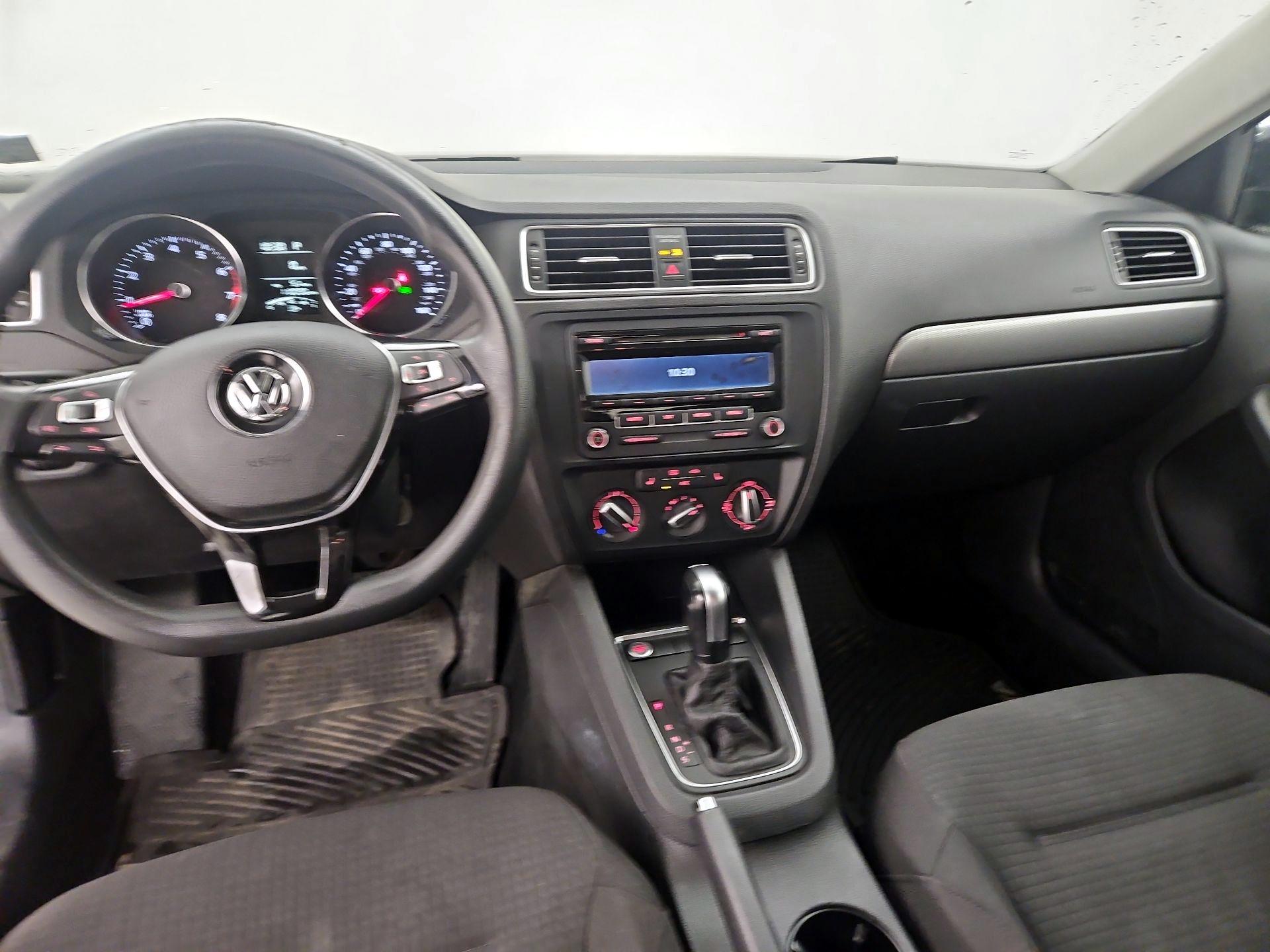 Thumbnail: 2015 Volkswagen Jetta - 9
