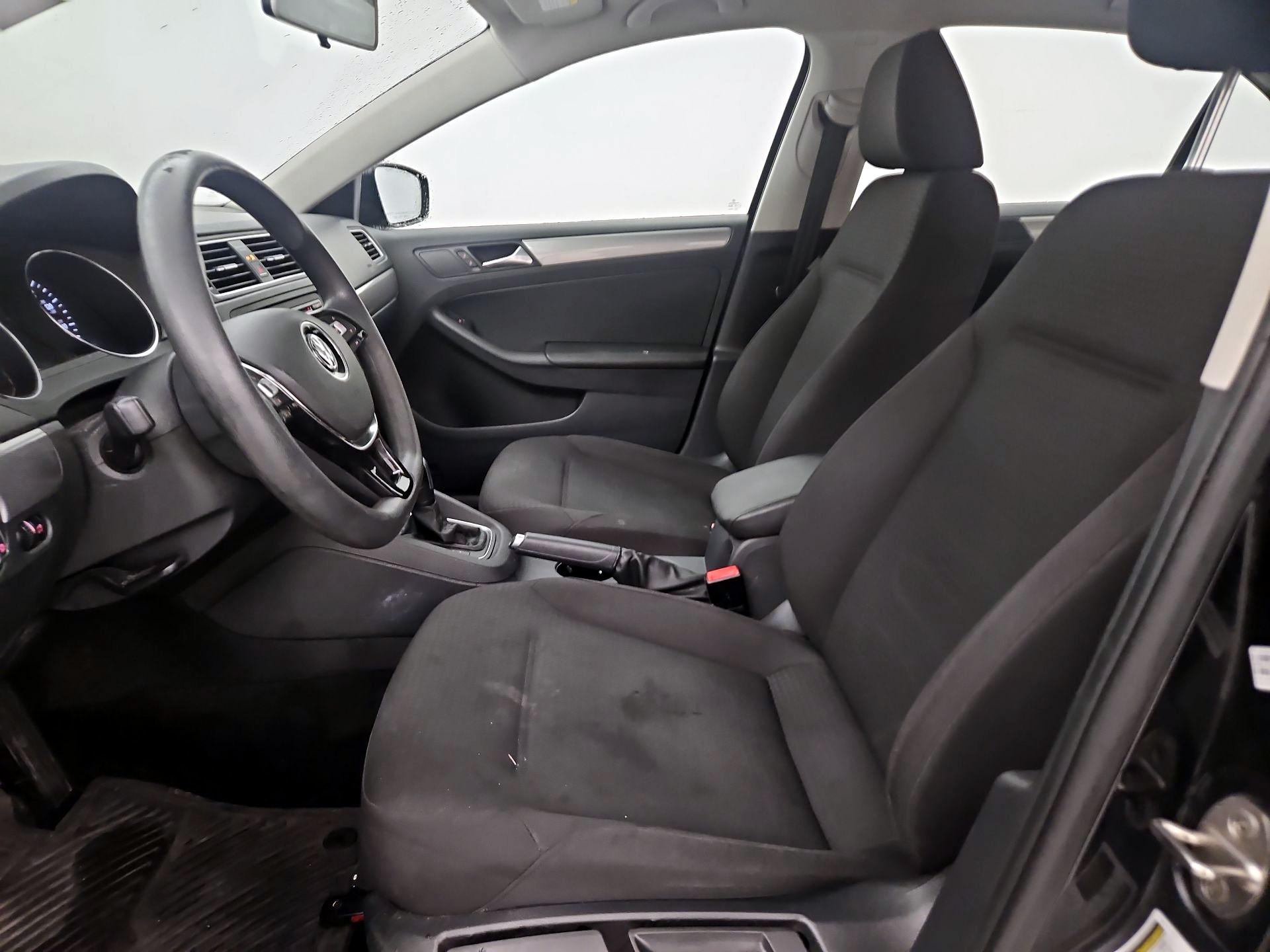 Thumbnail: 2015 Volkswagen Jetta - 11