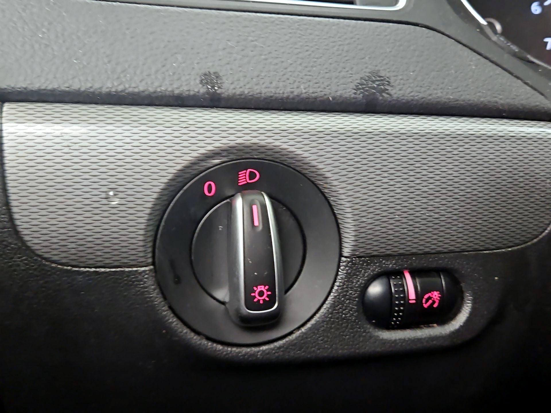 Thumbnail: 2015 Volkswagen Jetta - 13