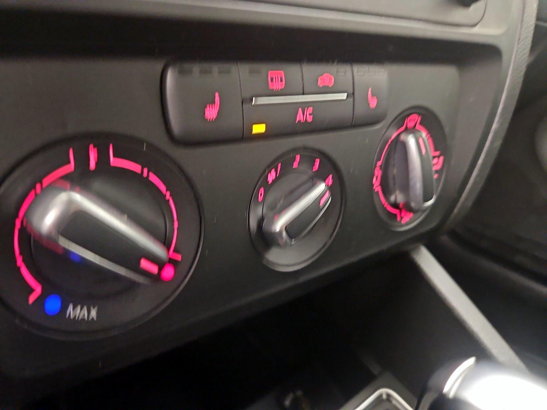 Thumbnail: 2015 Volkswagen Jetta - 15