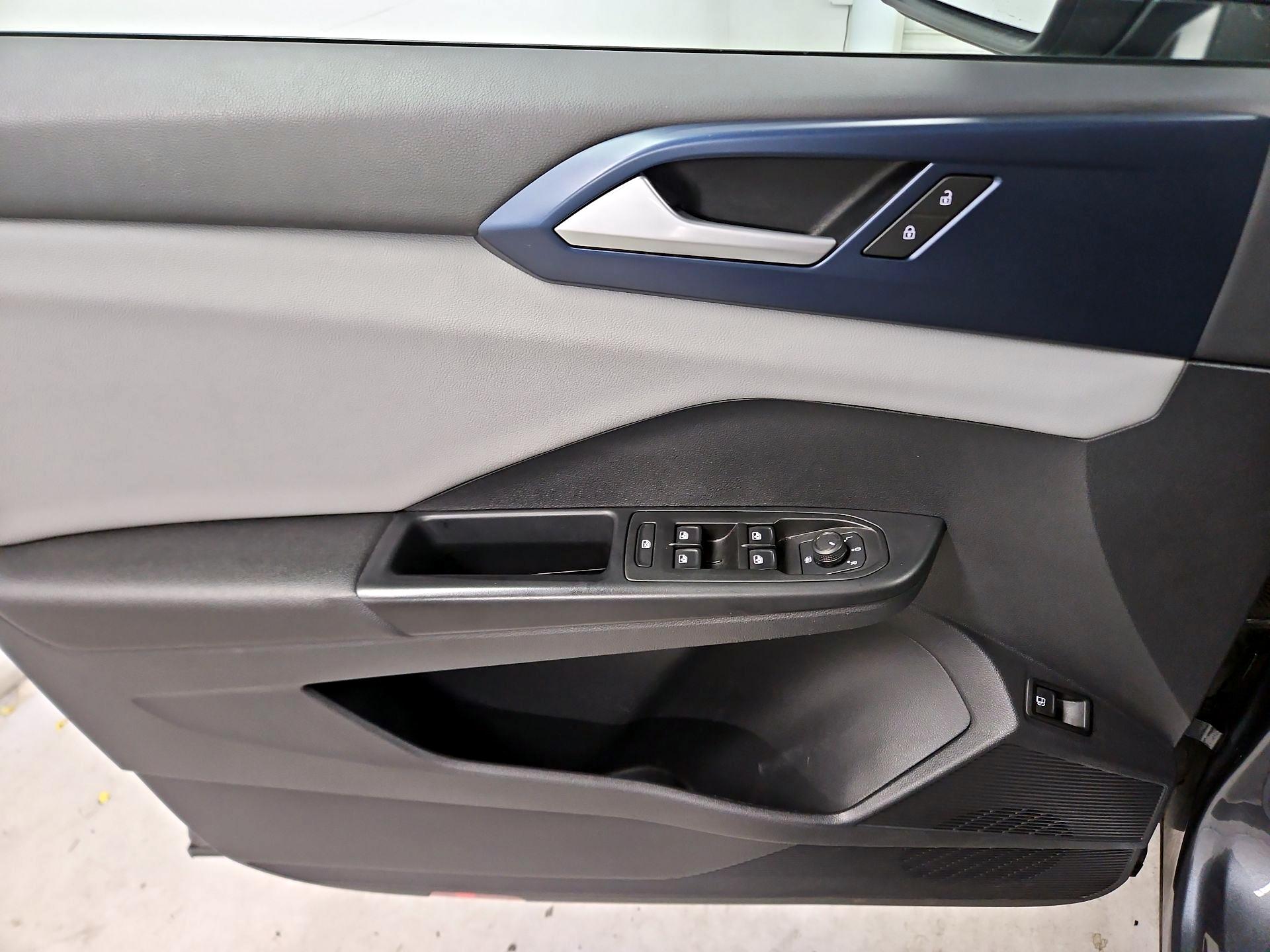 Thumbnail: 2022 Volkswagen Taos - 12