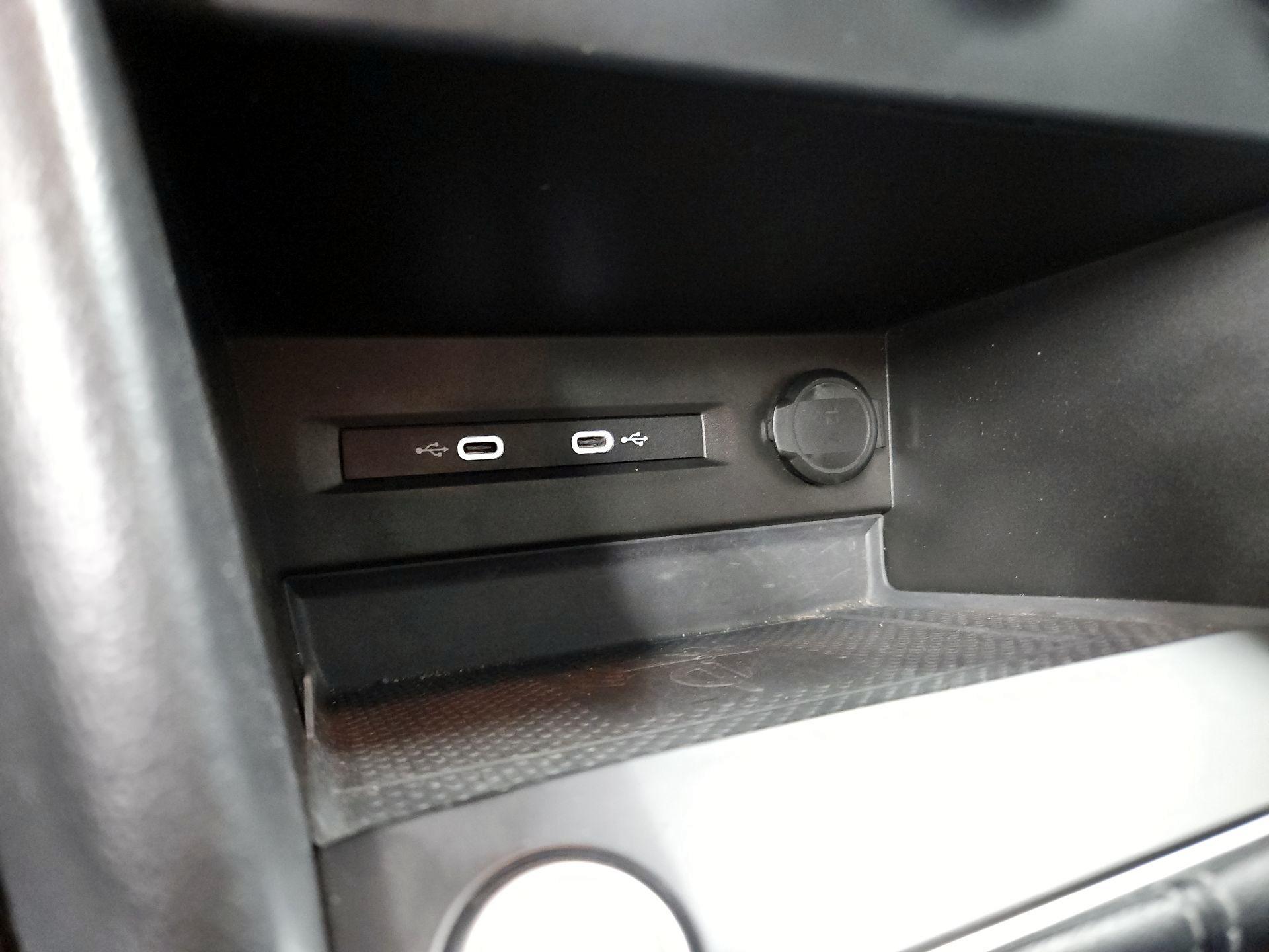 Thumbnail: 2022 Volkswagen Taos - 18