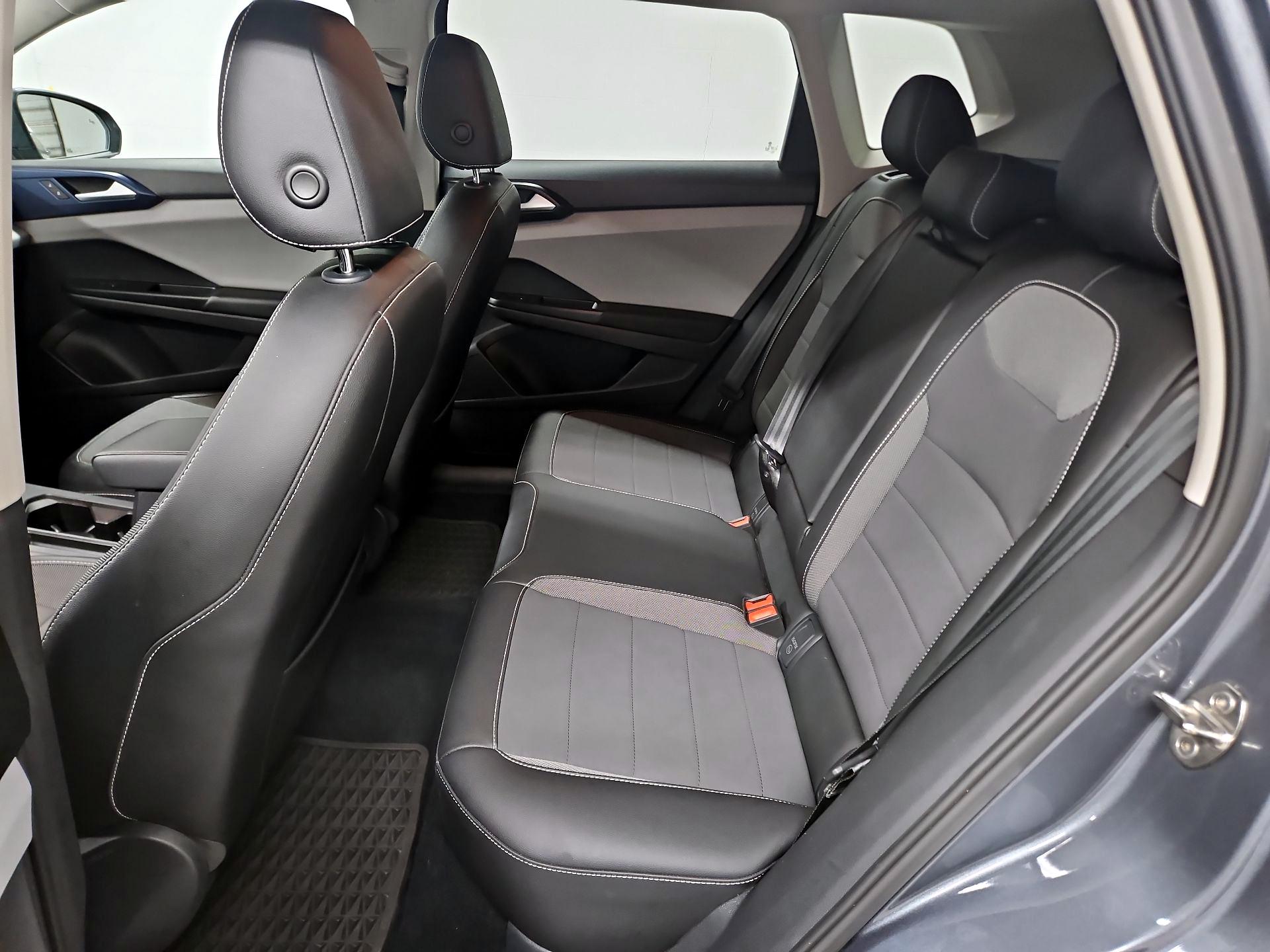 Thumbnail: 2022 Volkswagen Taos - 19