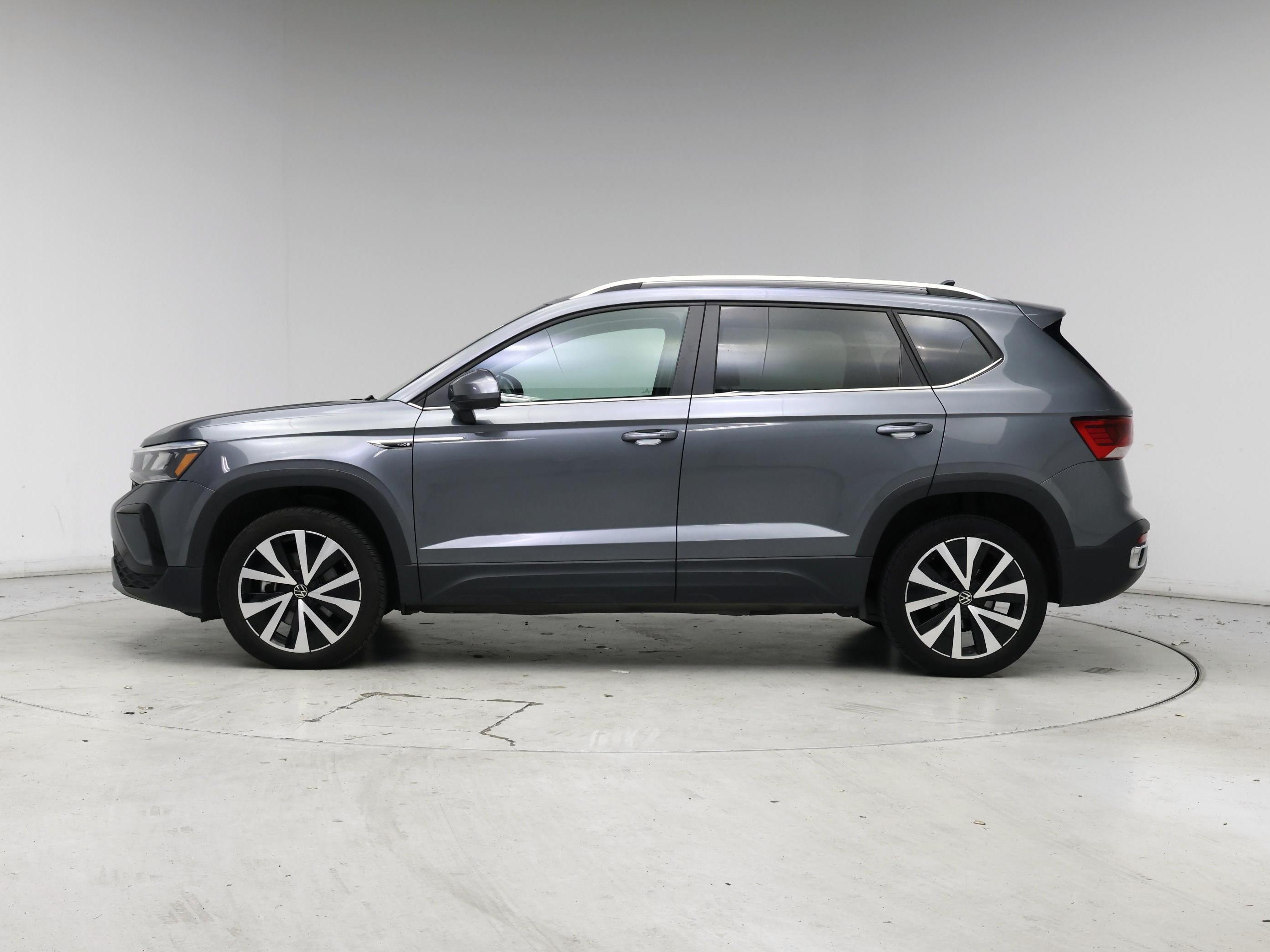 Thumbnail: 2022 Volkswagen Taos - 3