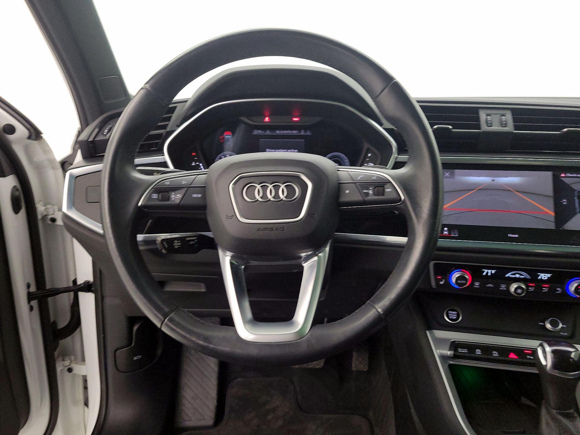 Thumbnail: 2023 Audi Q3 - 10