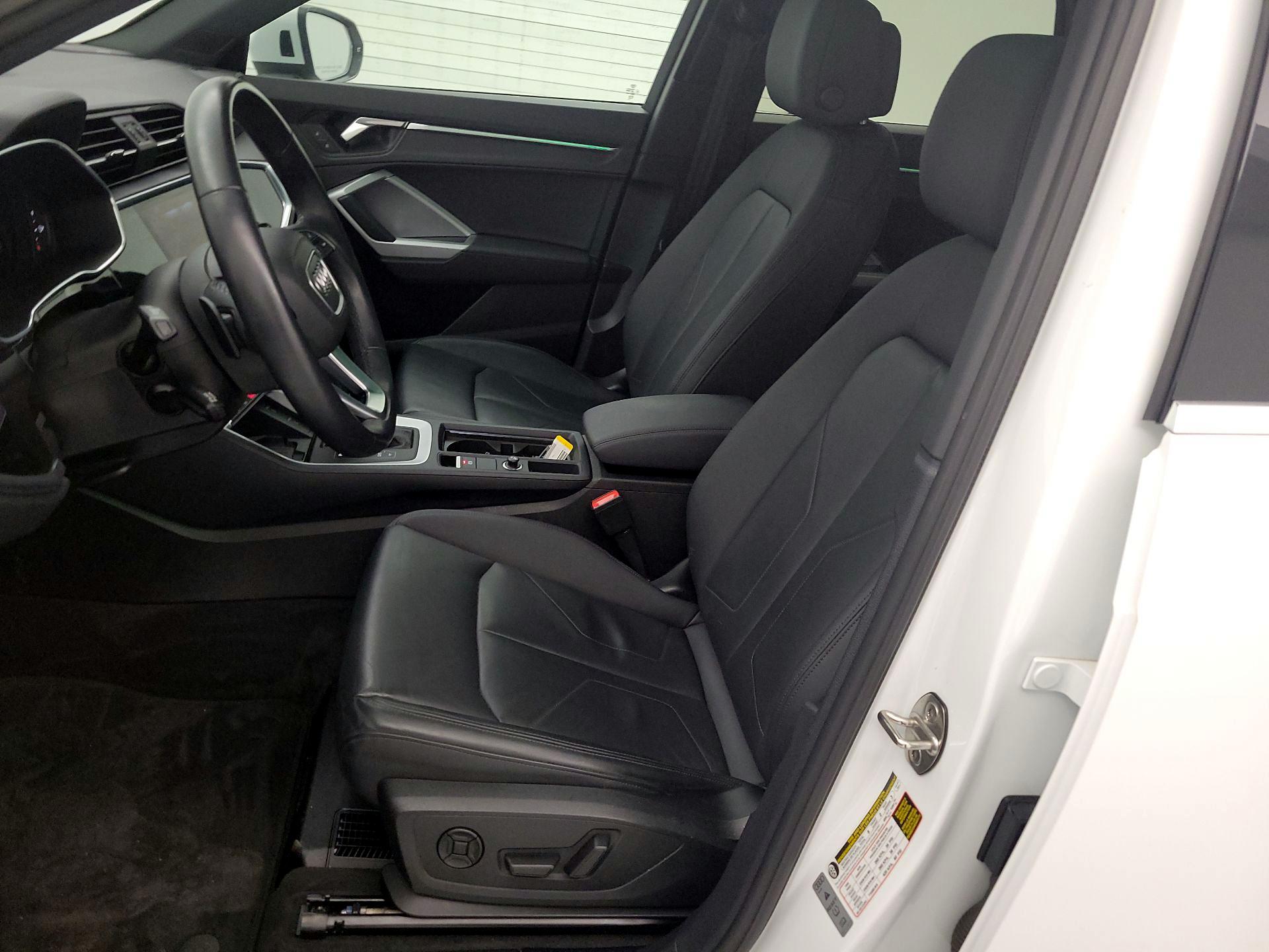 Thumbnail: 2023 Audi Q3 - 11