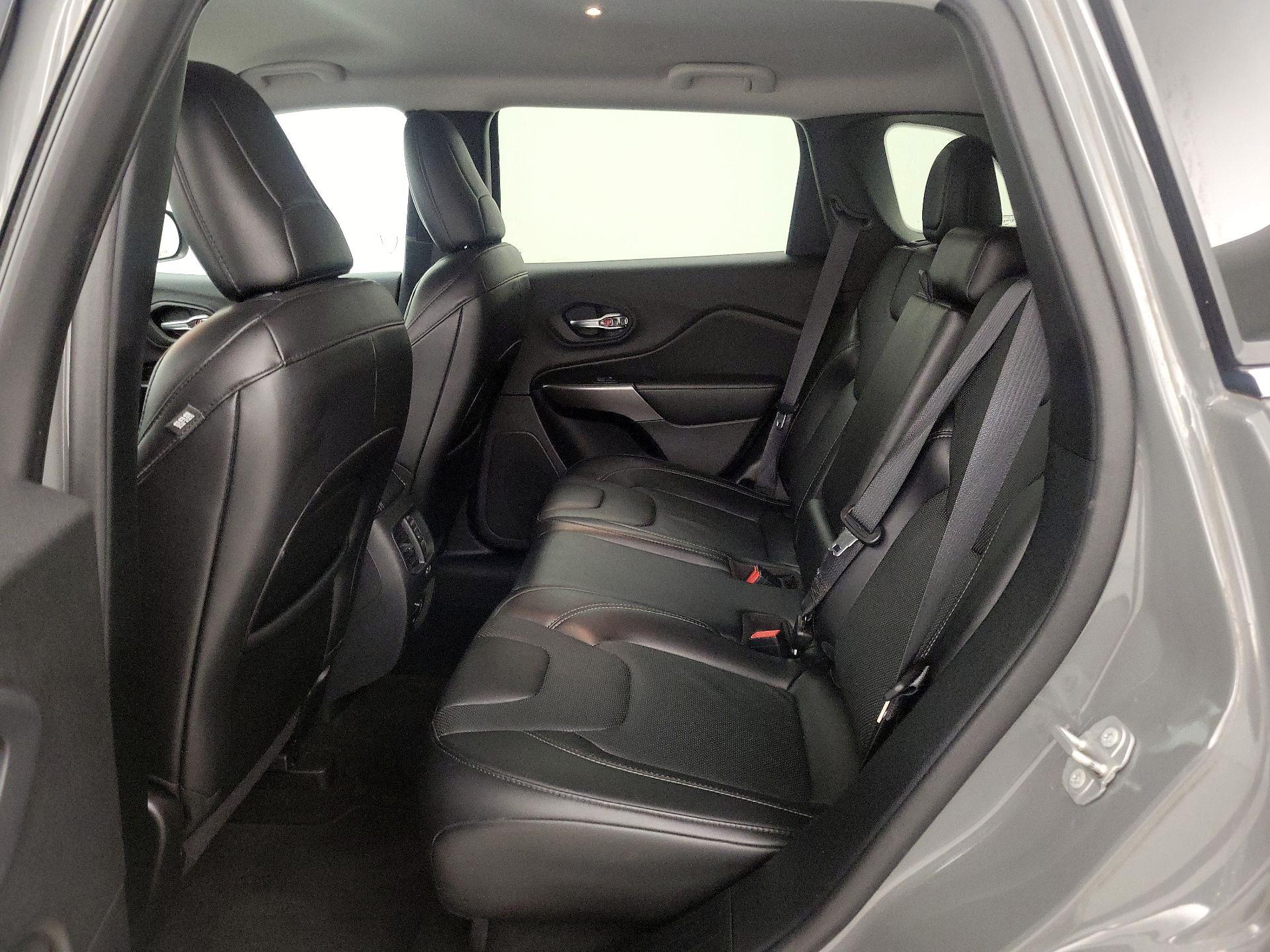 Thumbnail: 2020 Jeep Cherokee - 19