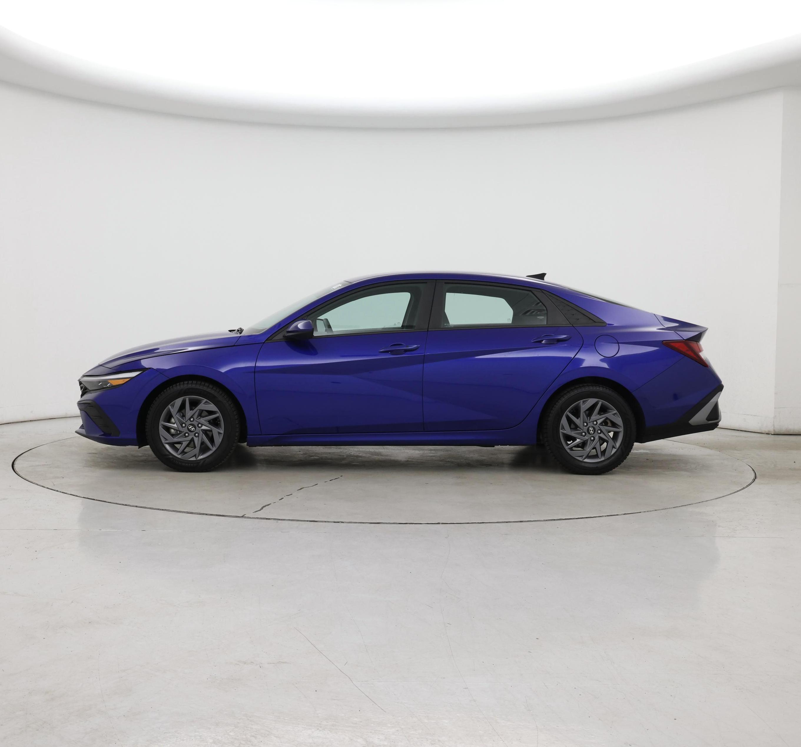 Thumbnail: 2024 Hyundai Elantra - 3