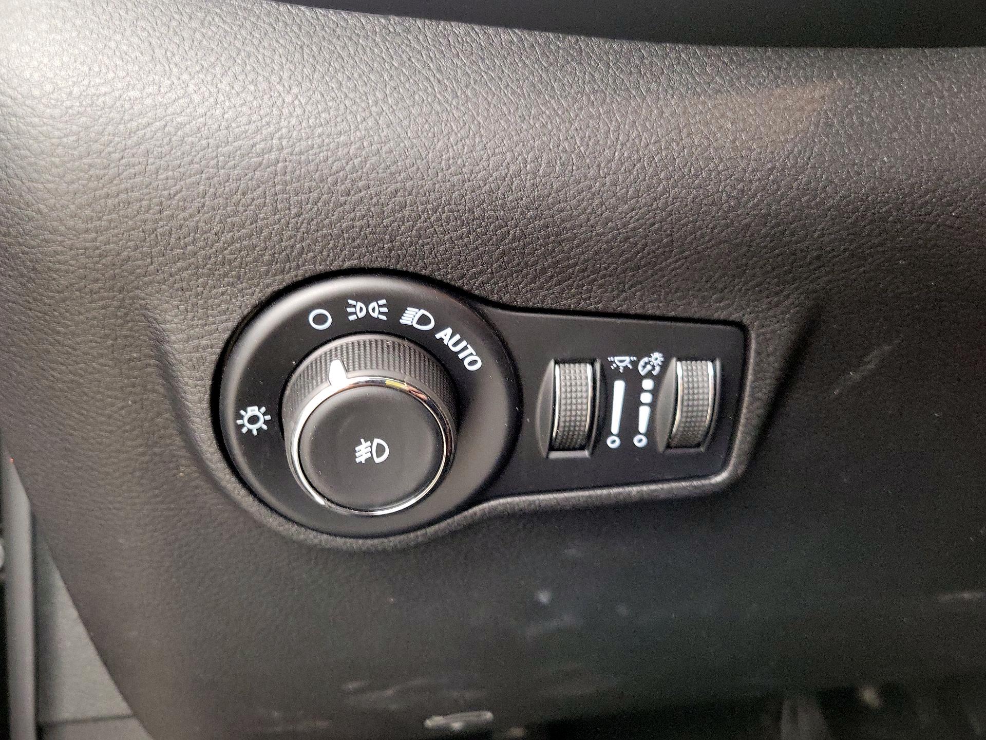 Thumbnail: 2022 Jeep Compass - 13