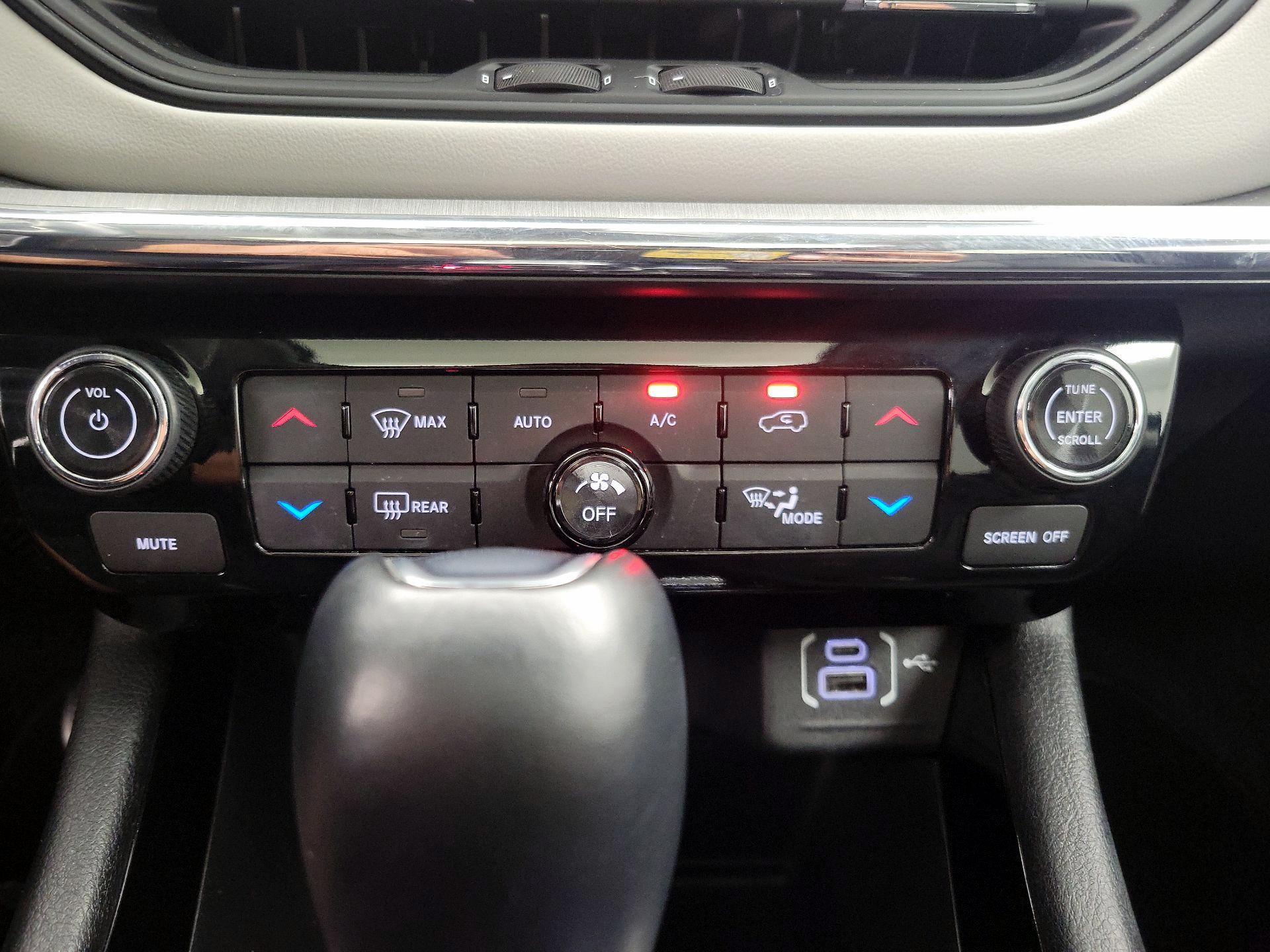 Thumbnail: 2022 Jeep Compass - 16