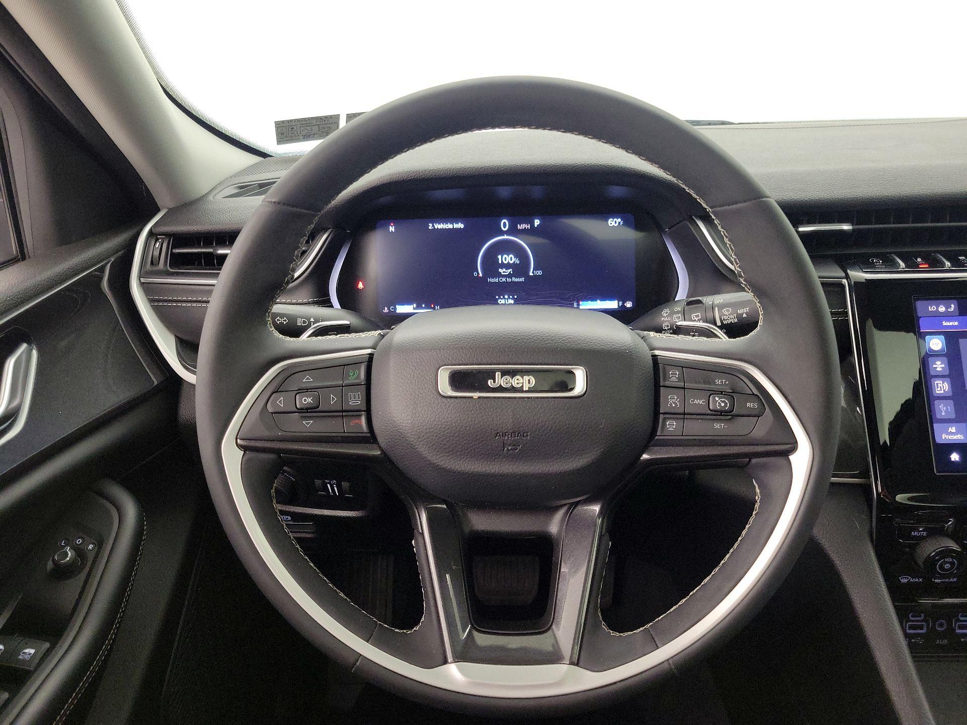 Thumbnail: 2023 Jeep Grand Cherokee - 10