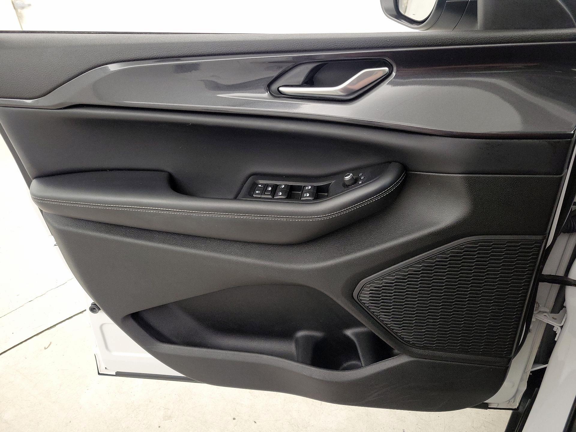 Thumbnail: 2023 Jeep Grand Cherokee - 12