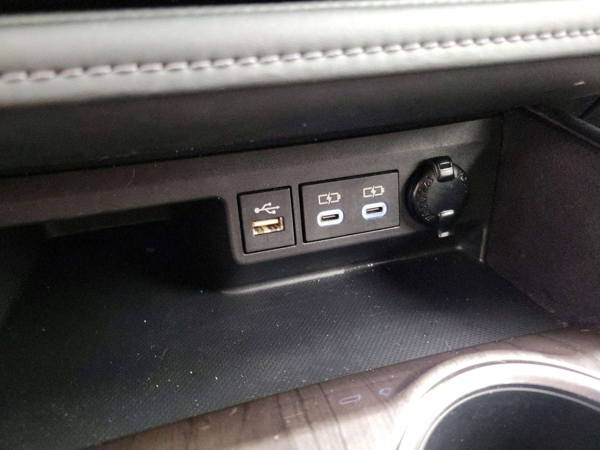 Thumbnail: 2023 Toyota Highlander - 18